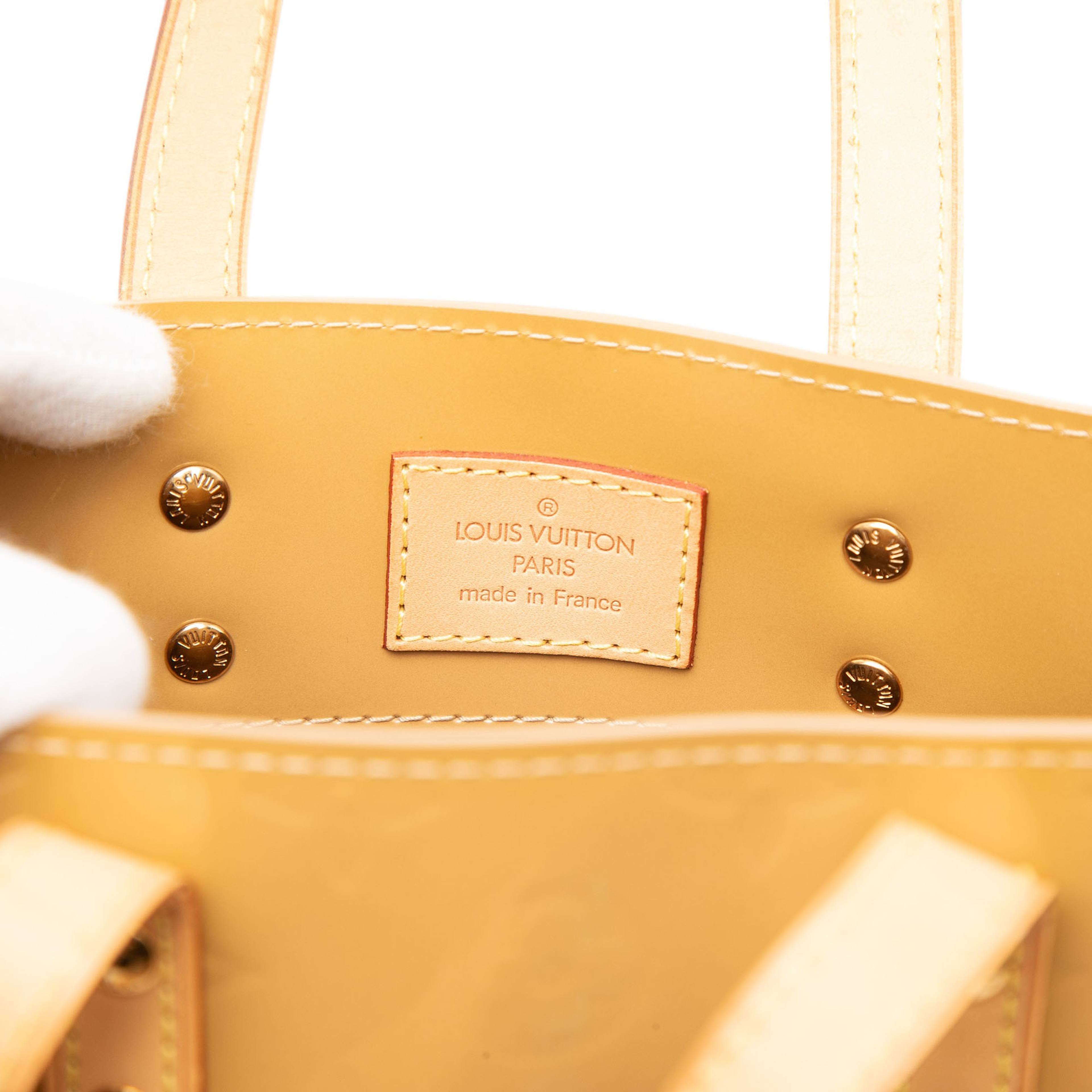 Louis Vuitton Monogram Vernis Reade Pm, från Luxclusif, i färgen brun. Klicka för att öppna bilden i stort format