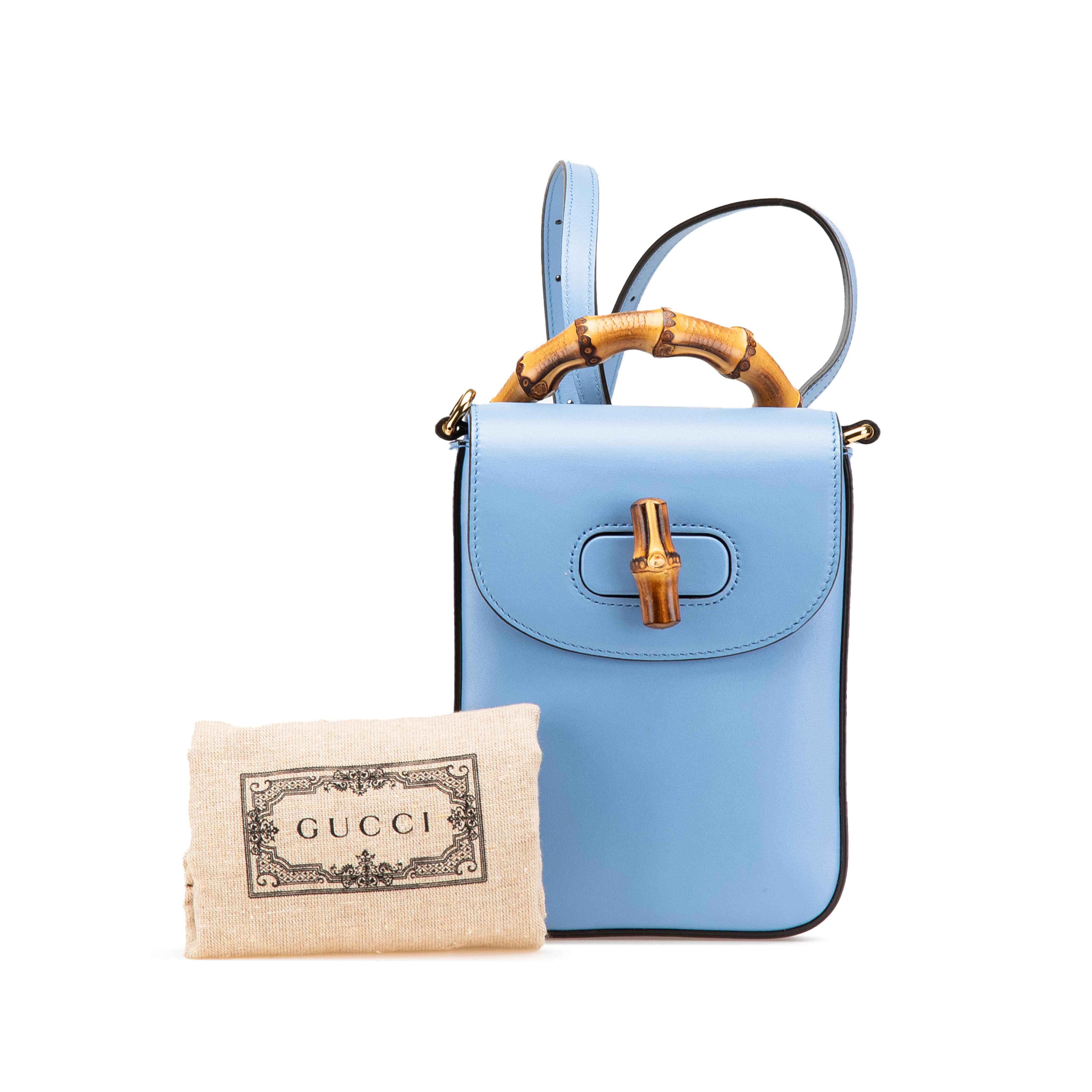 Gucci Mini Calfskin Bamboo Top Handle Bag, från Luxclusif, i färgen blå. Klicka för att öppna bilden i stort format