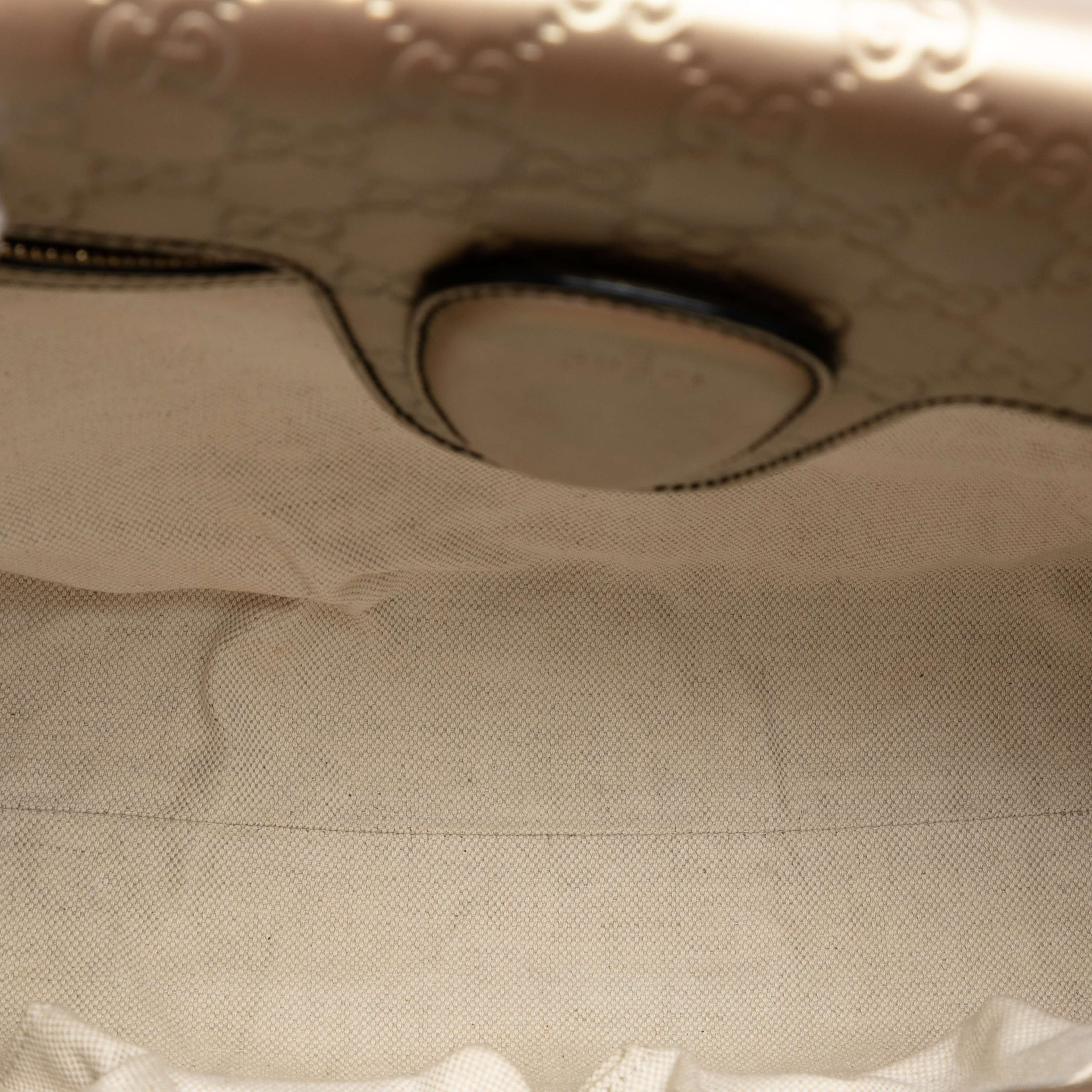 Gucci Large Guccissima Emily Shoulder Bag, från Luxclusif, i färgen light gold. Klicka för att öppna bilden i stort format