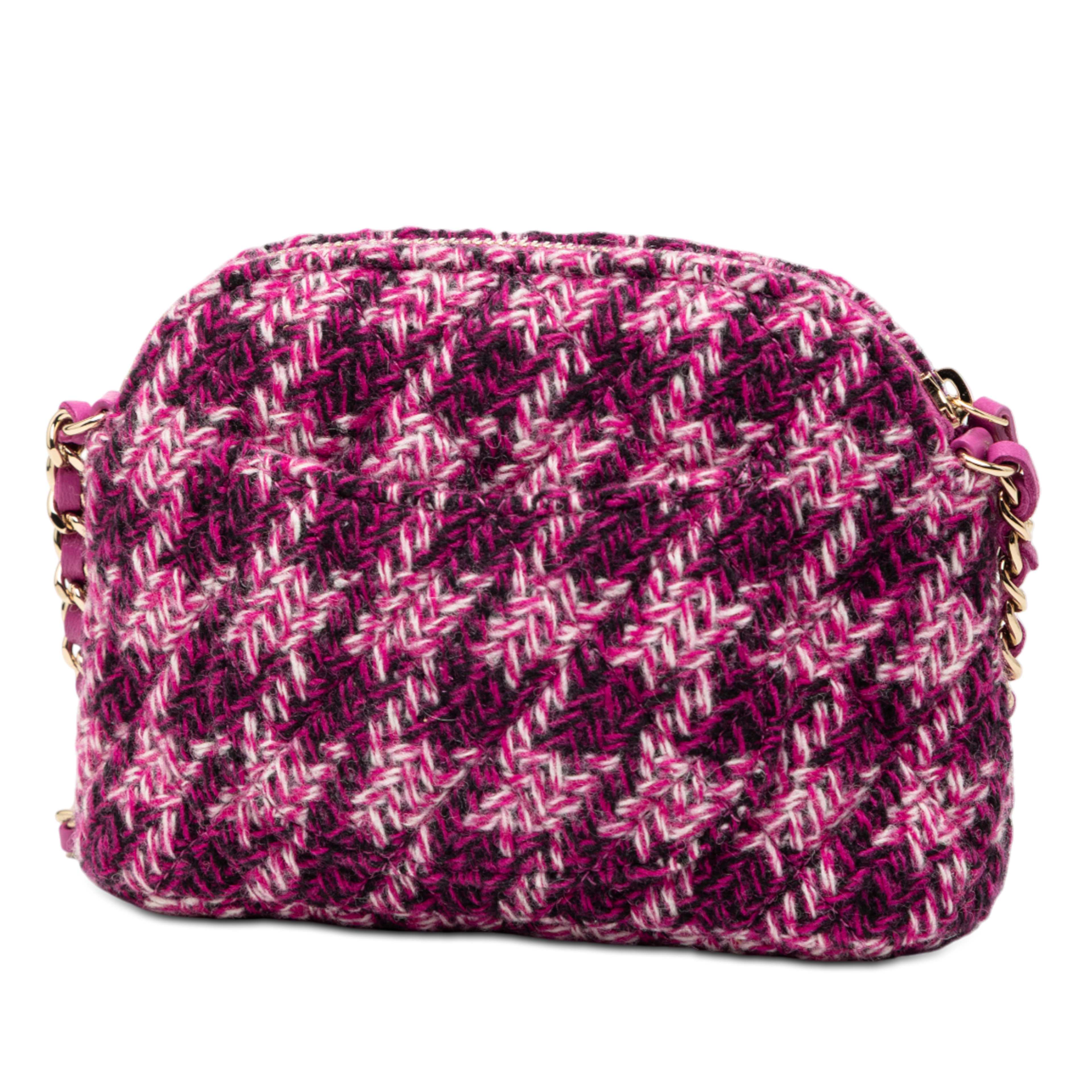 Chanel Cc Tweed Houndstooth Clutch On Chain, från Luxclusif, i färgen magenta. Klicka för att öppna bilden i stort format