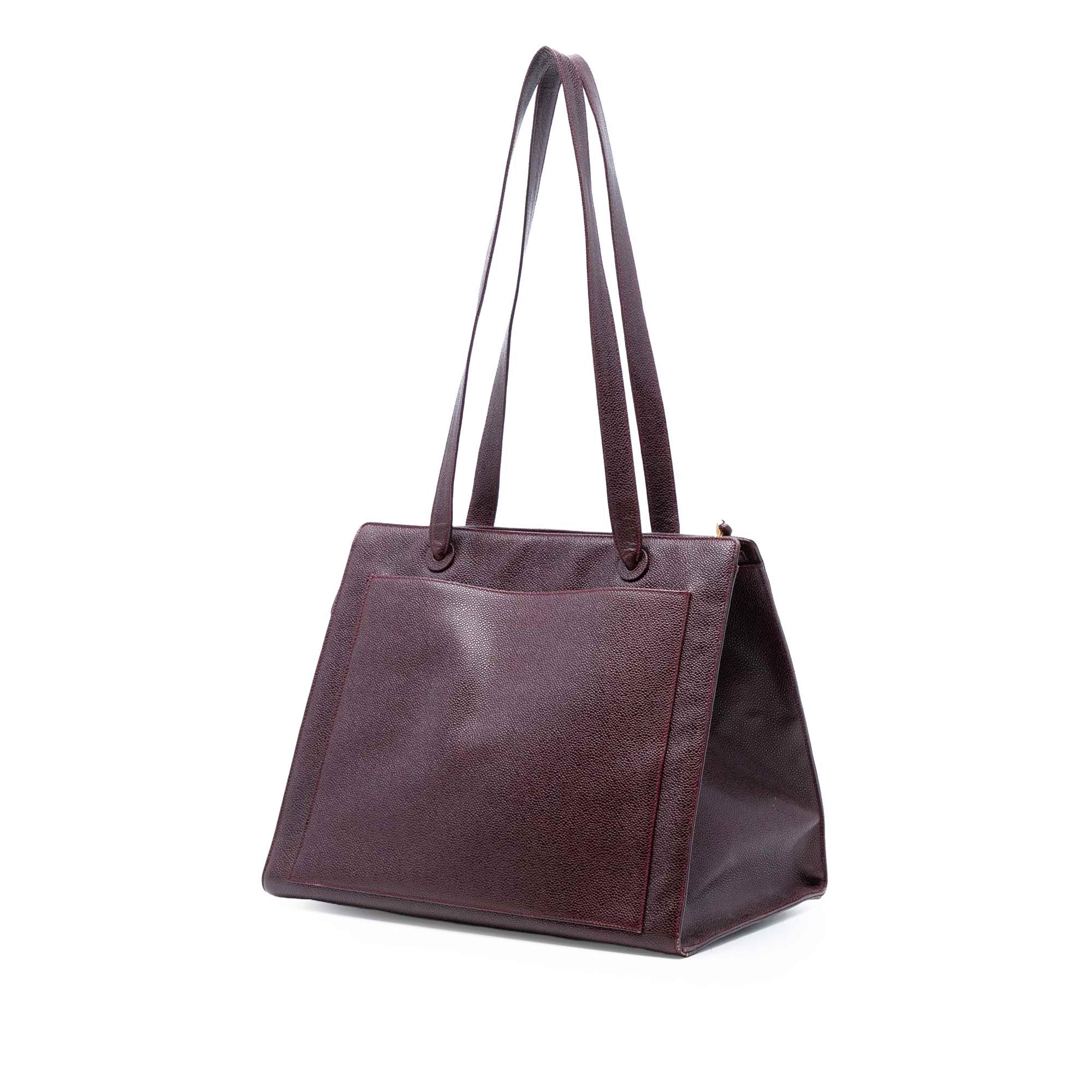 Chanel Cc Caviar Tote, från Luxclusif, i färgen burgundy. Klicka för att öppna bilden i stort format