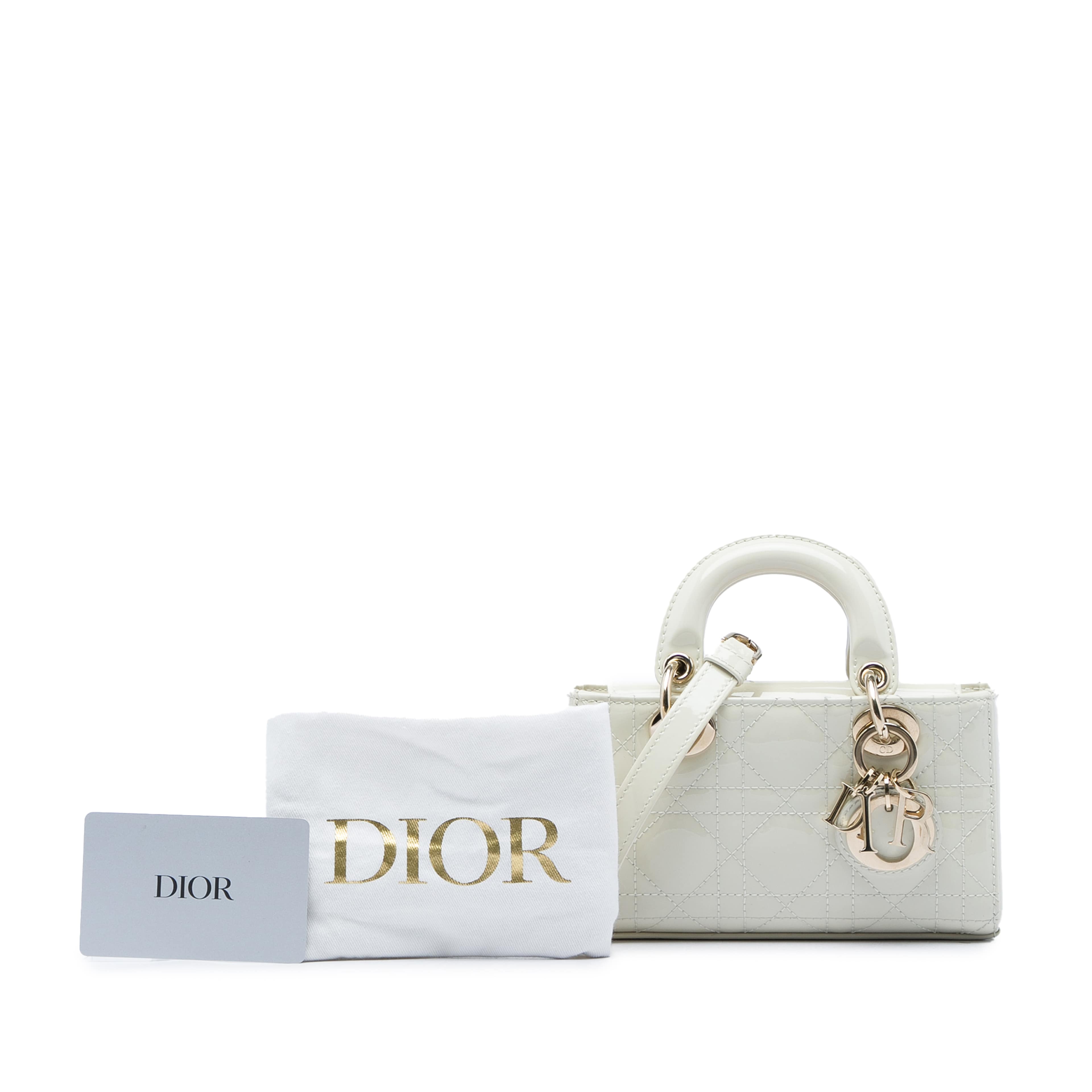 Dior Micro Patent Cannage Lady D Joy, från Luxclusif, i färgen vit. Klicka för att öppna bilden i stort format