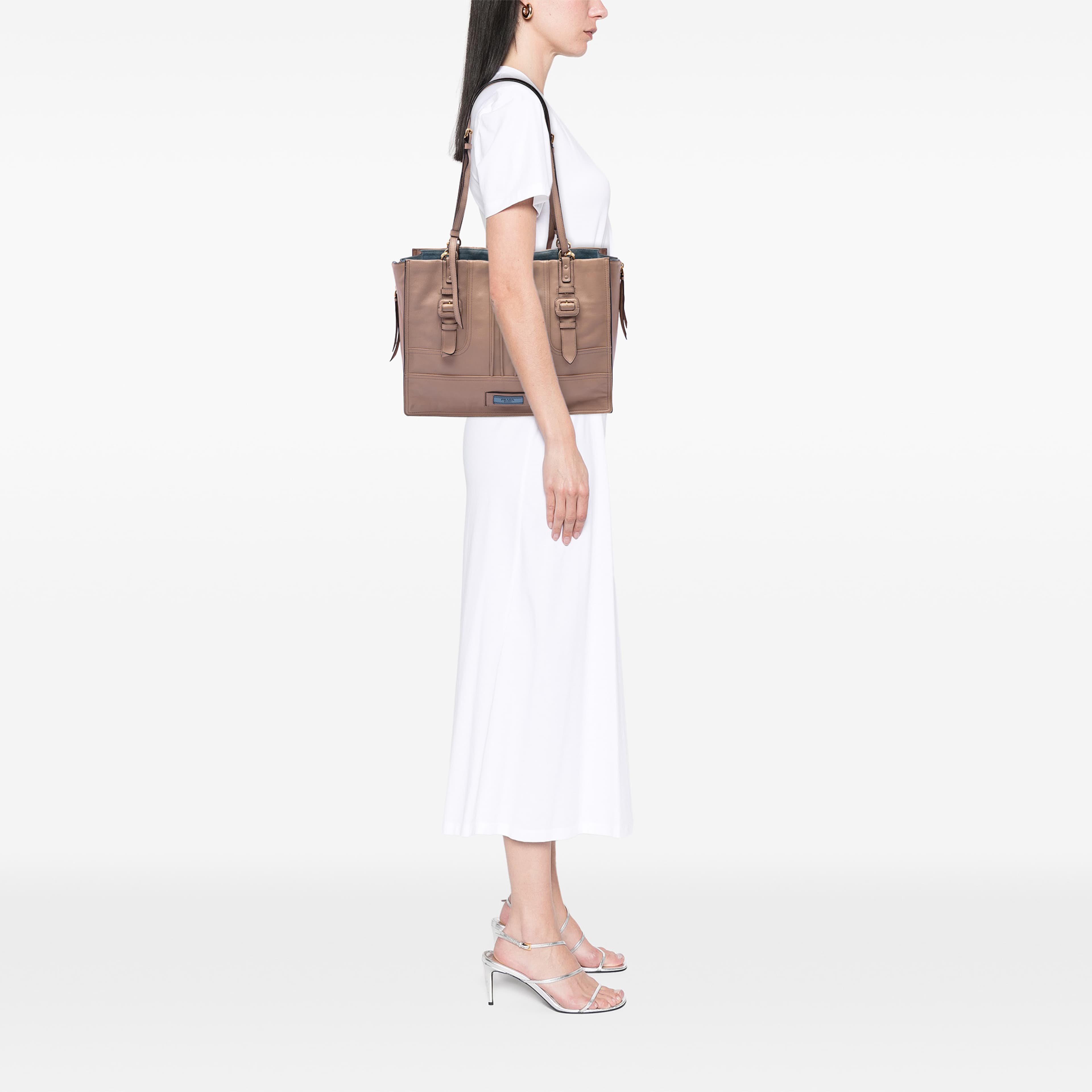 Prada Calfskin Etiquette Satchel, från Luxclusif, i färgen brun. Klicka för att öppna bilden i stort format