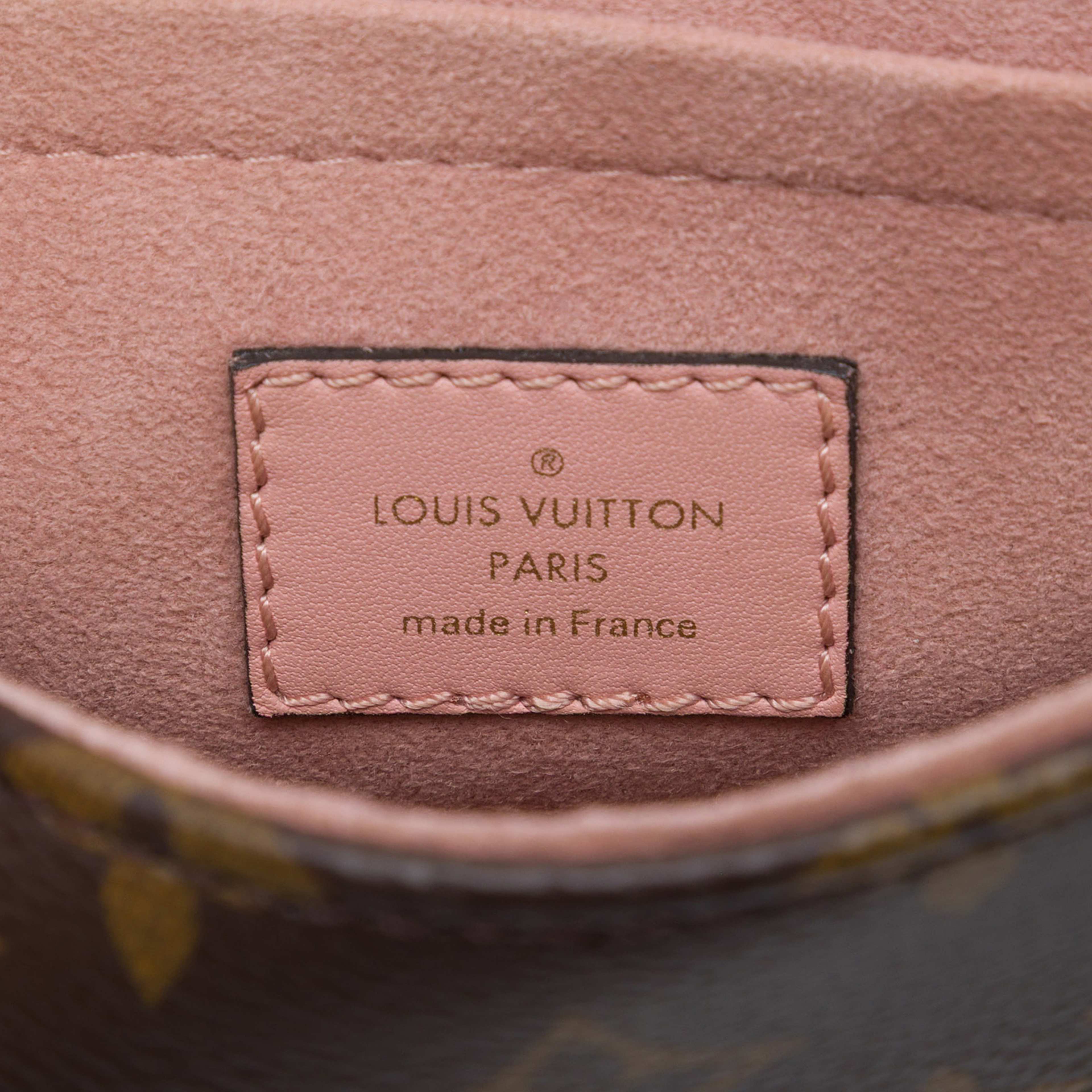 Louis Vuitton Monogram Locky Bb, från Luxclusif, i färgen brun. Klicka för att öppna bilden i stort format