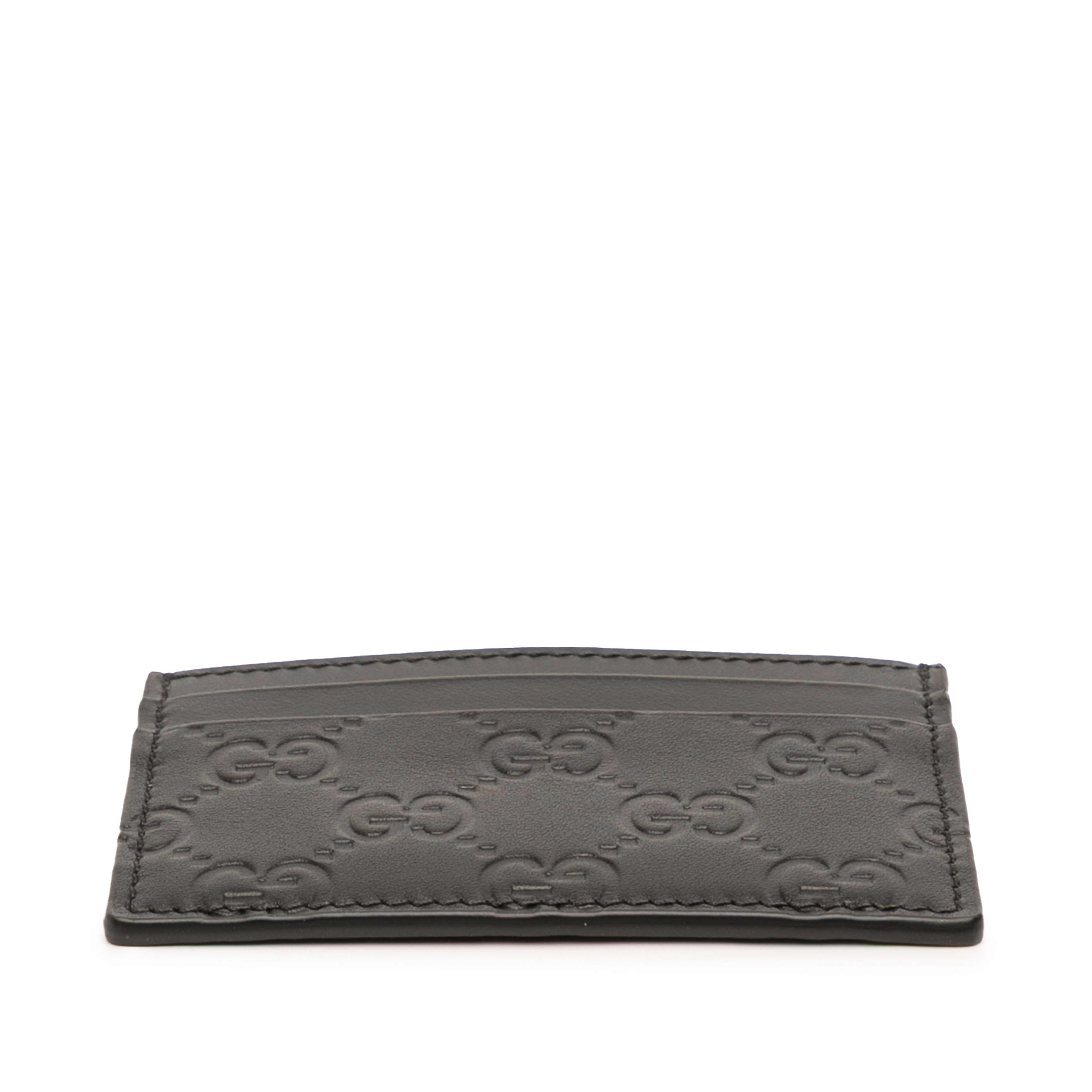 Gucci Guccissima Card Holder, från Luxclusif, i färgen black. Klicka för att öppna bilden i stort format