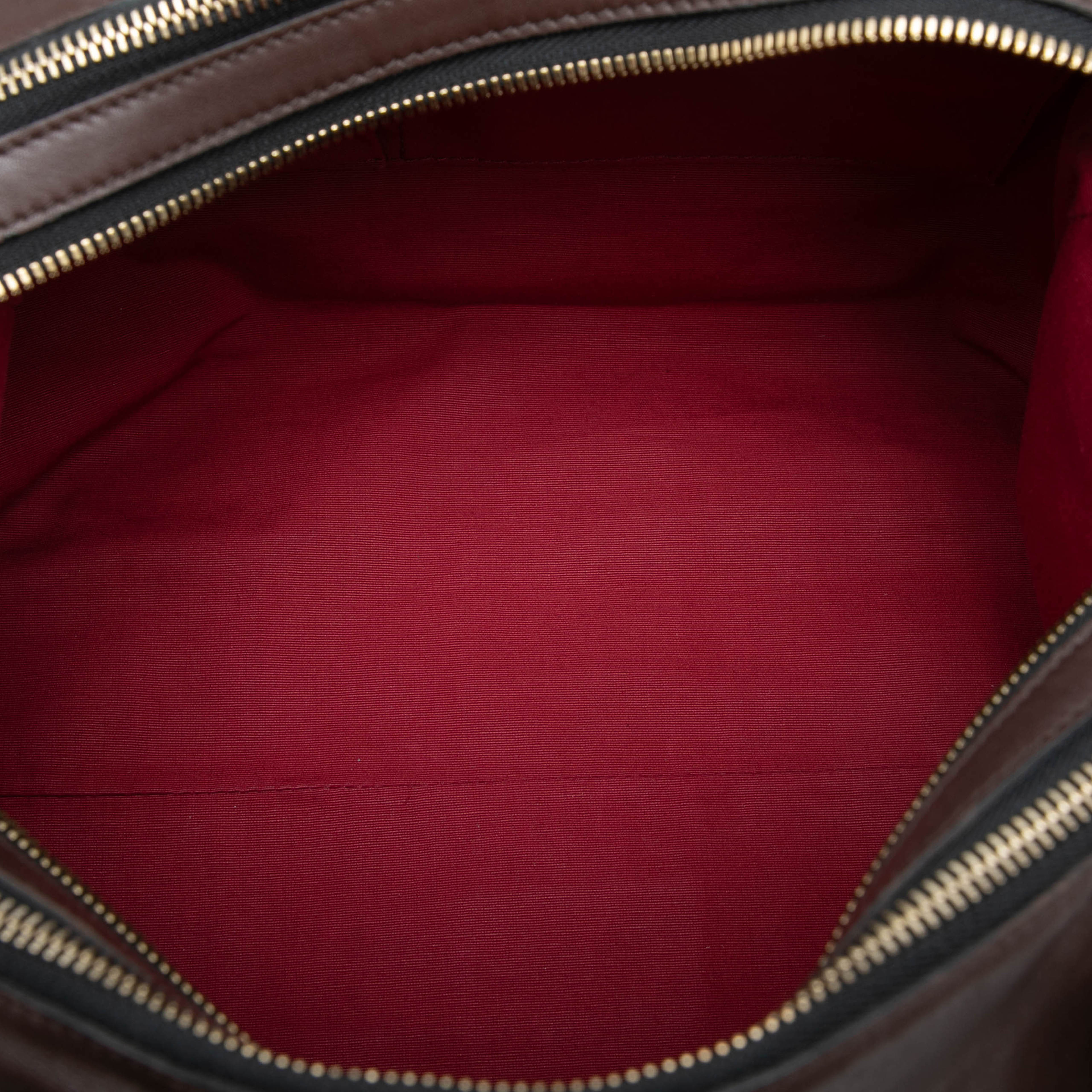 Celine Lambskin Triple Zip Shoulder Bag, från Luxclusif, i färgen brun. Klicka för att öppna bilden i stort format