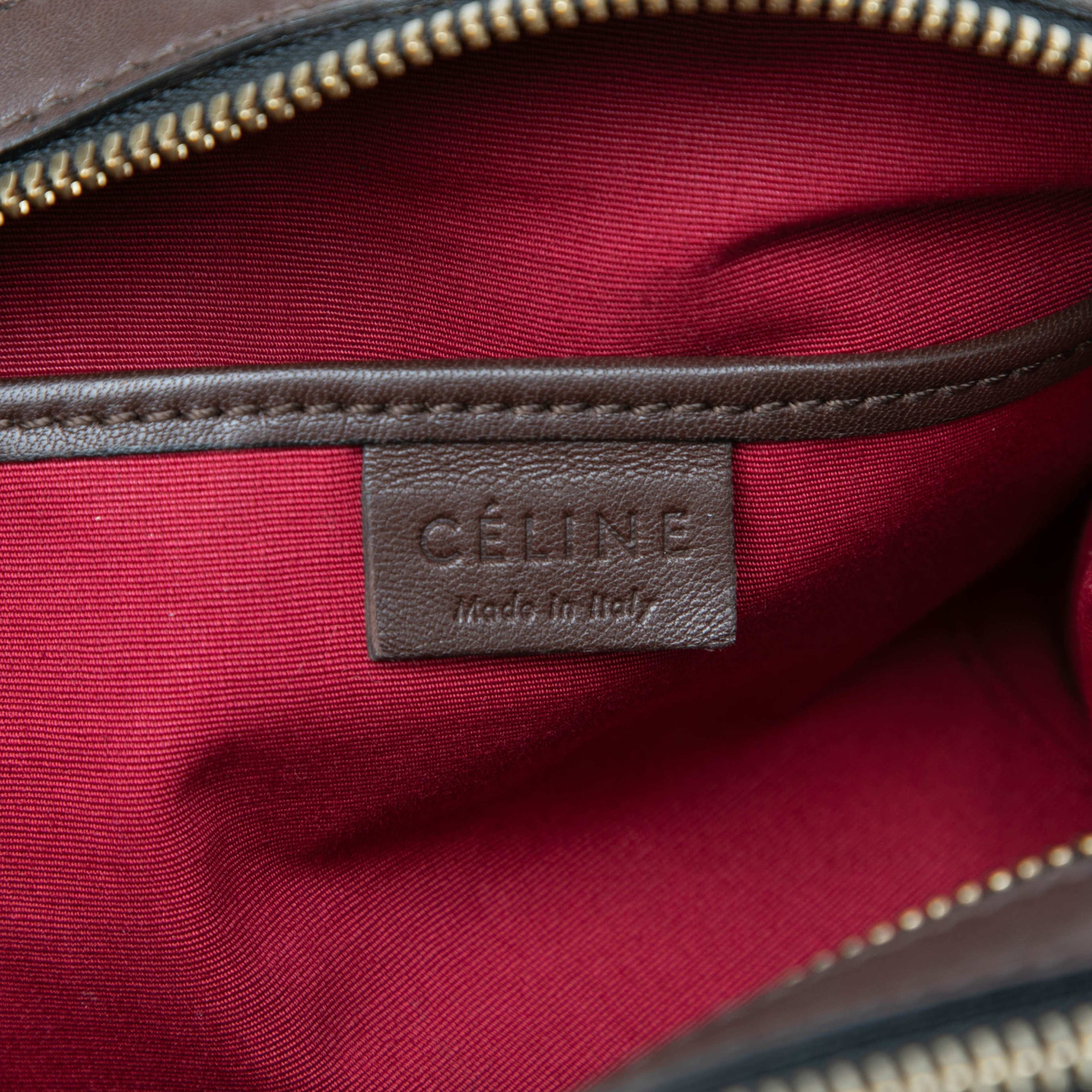 Celine Lambskin Triple Zip Shoulder Bag, från Luxclusif, i färgen brun. Klicka för att öppna bilden i stort format