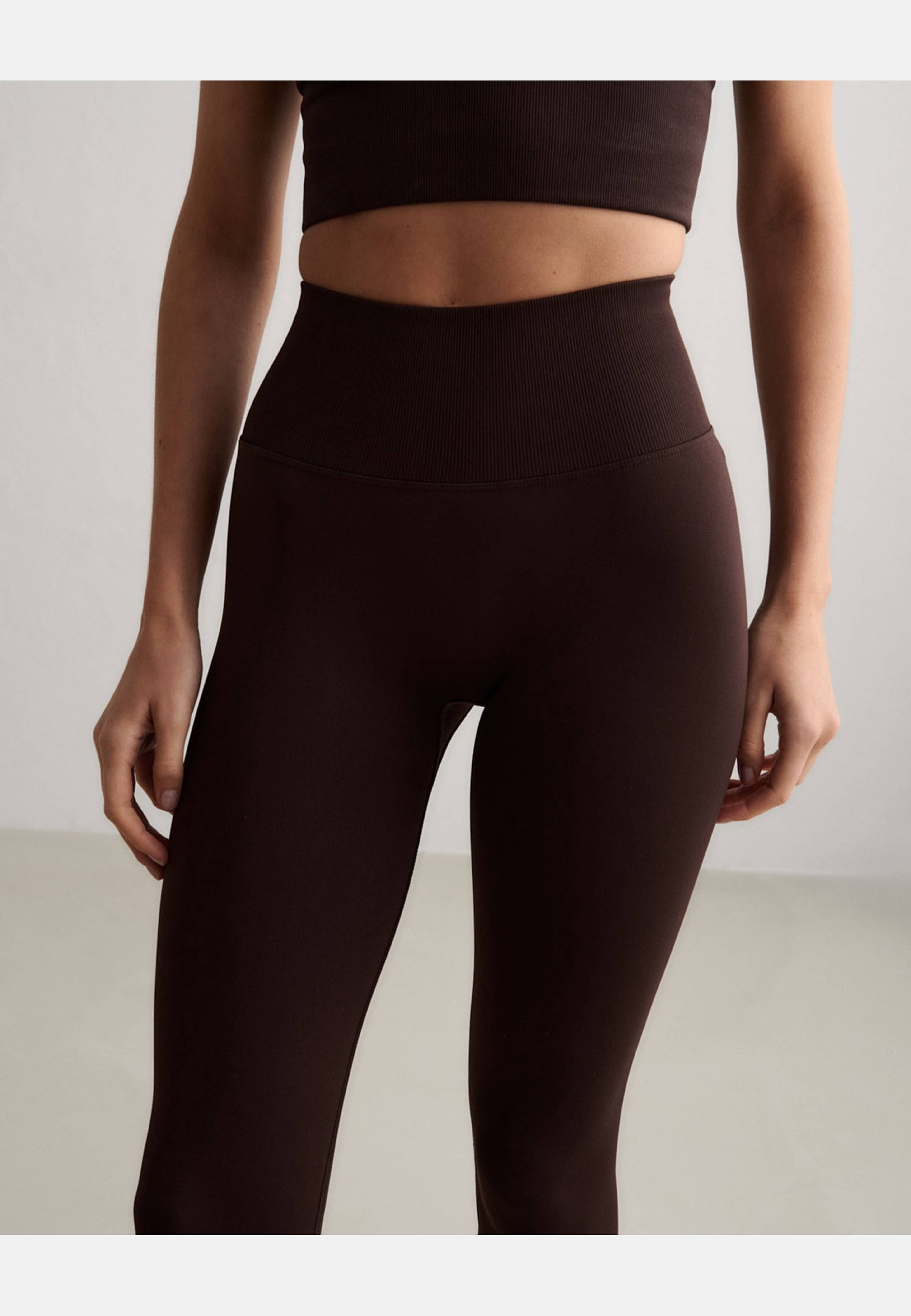 Shape Seamless Tights, från aim'n, i färgen chocolate. Klicka för att öppna bilden i stort format