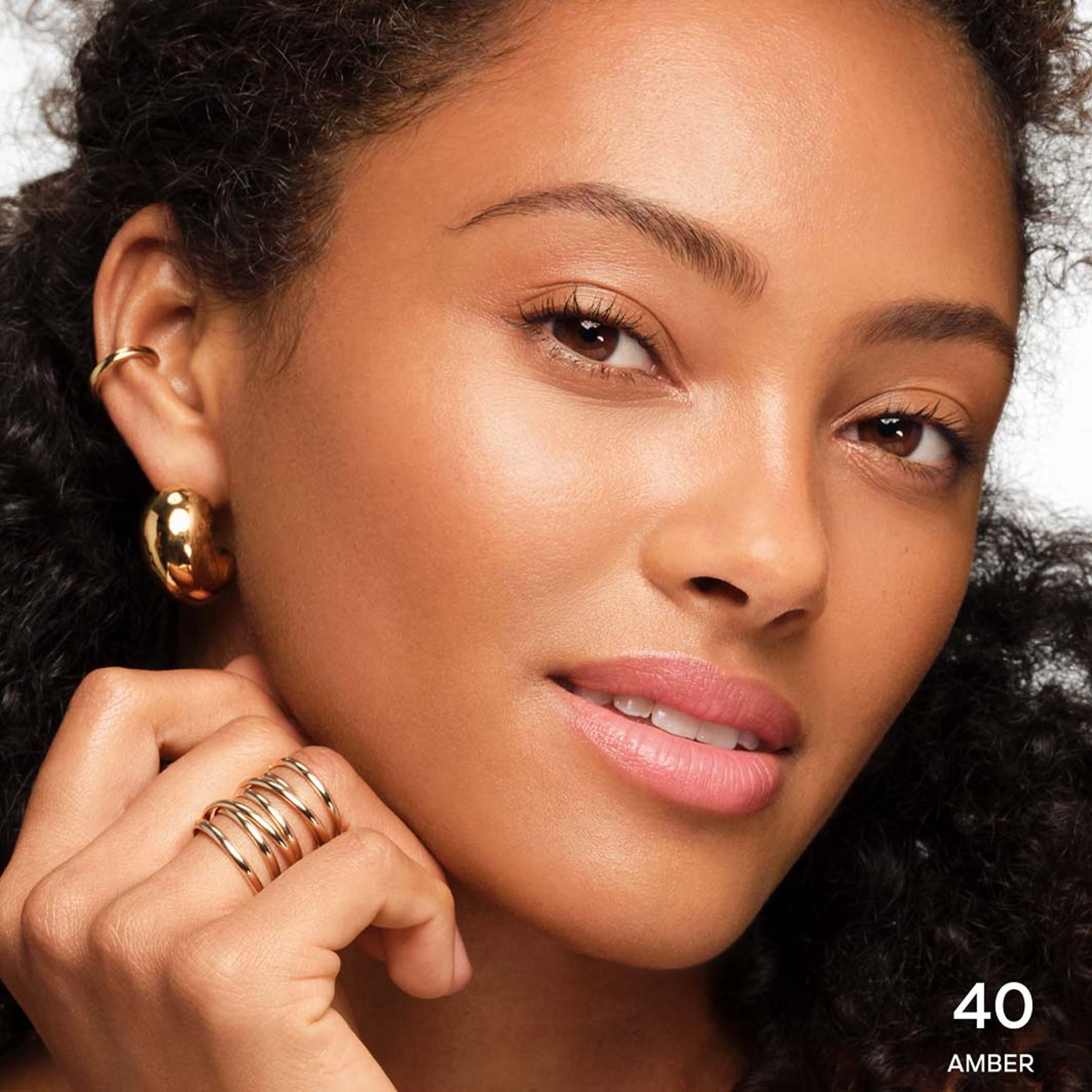 Terracotta Joli Teint SPF20, från Guerlain, i färgen Amber. Klicka för att öppna bilden i stort format