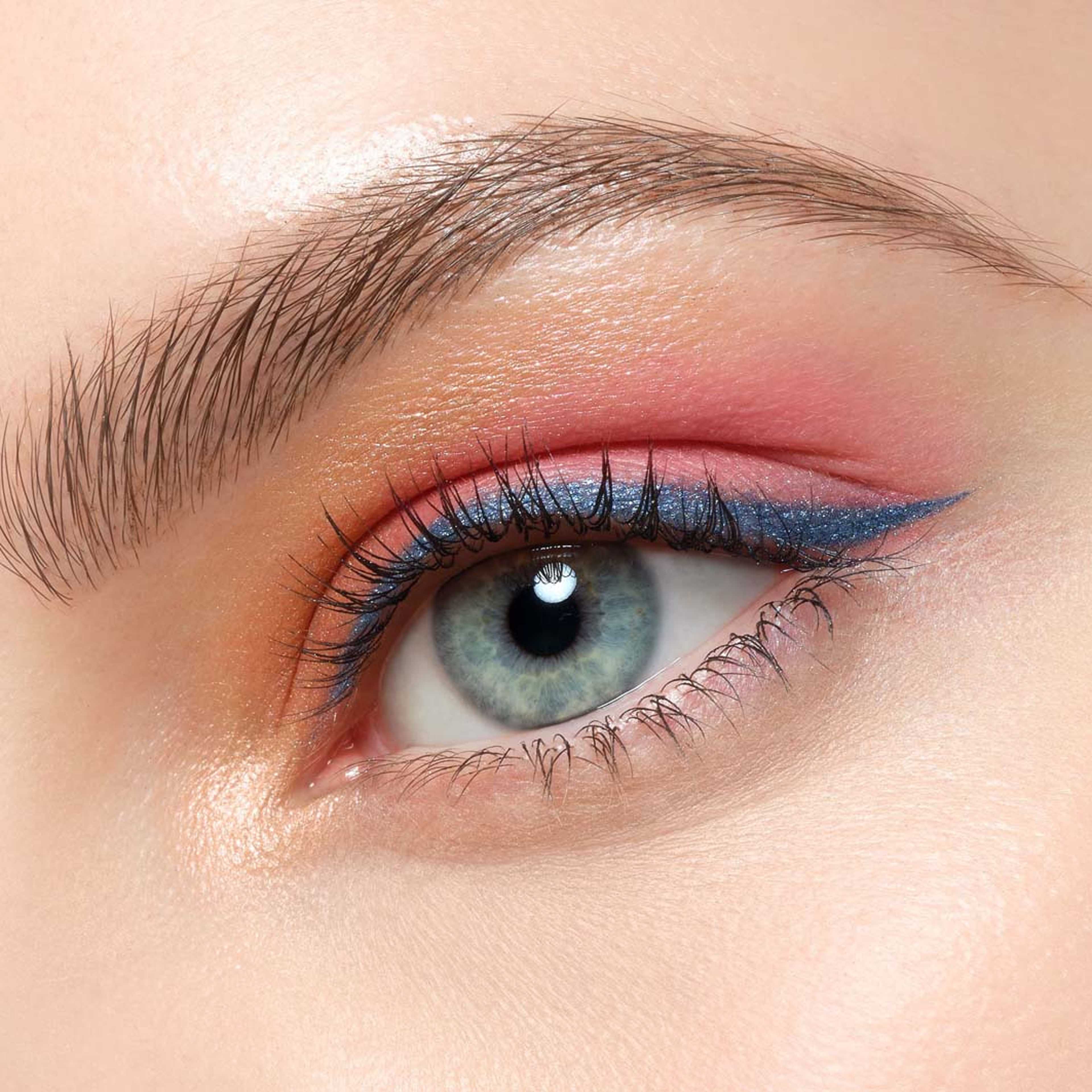 Guerlain Ombres G Eyeshadow Quad, från Guerlain, i färgen Blossom. Klicka för att öppna bilden i stort format