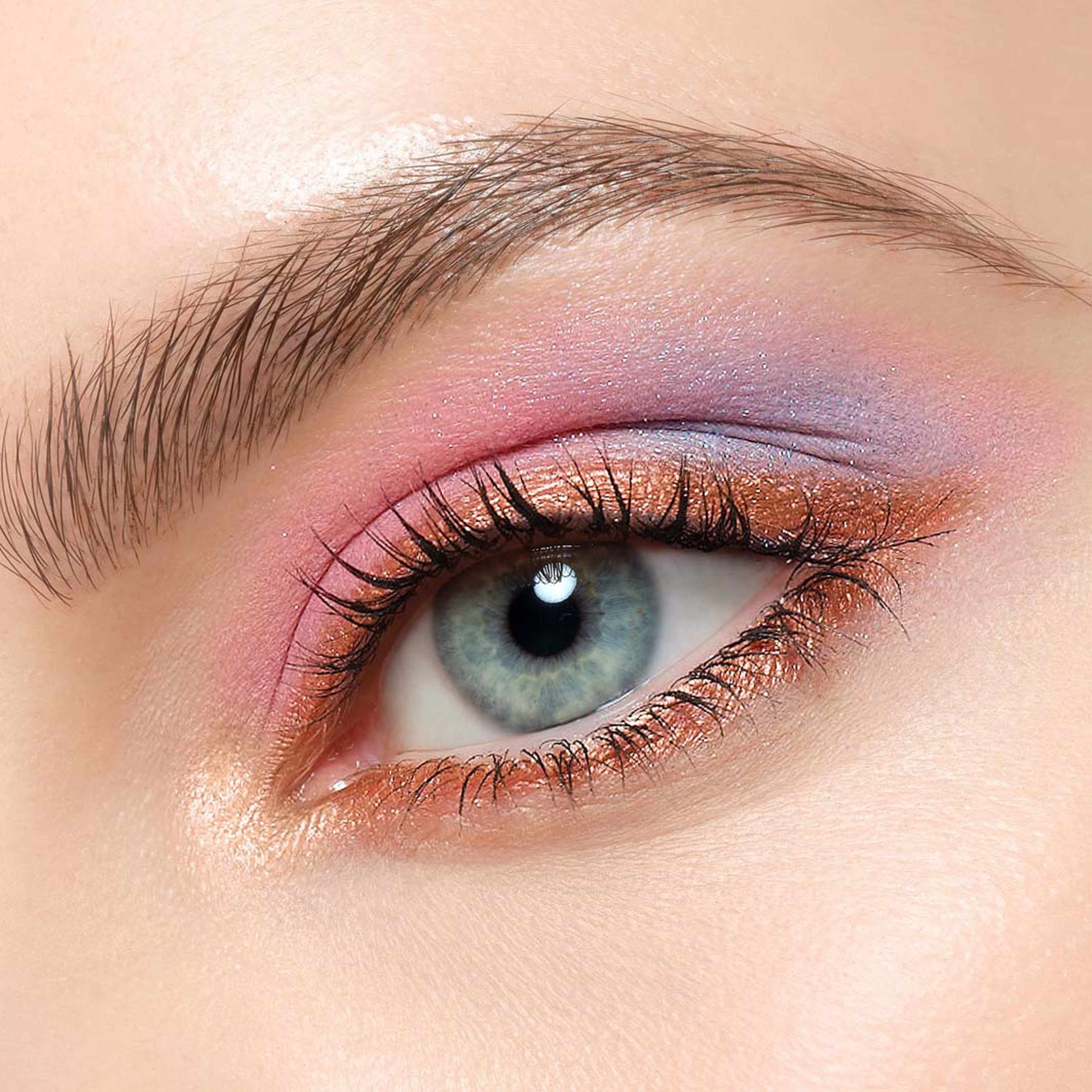 Guerlain Ombres G Eyeshadow Quad, från Guerlain, i färgen Blossom. Klicka för att öppna bilden i stort format