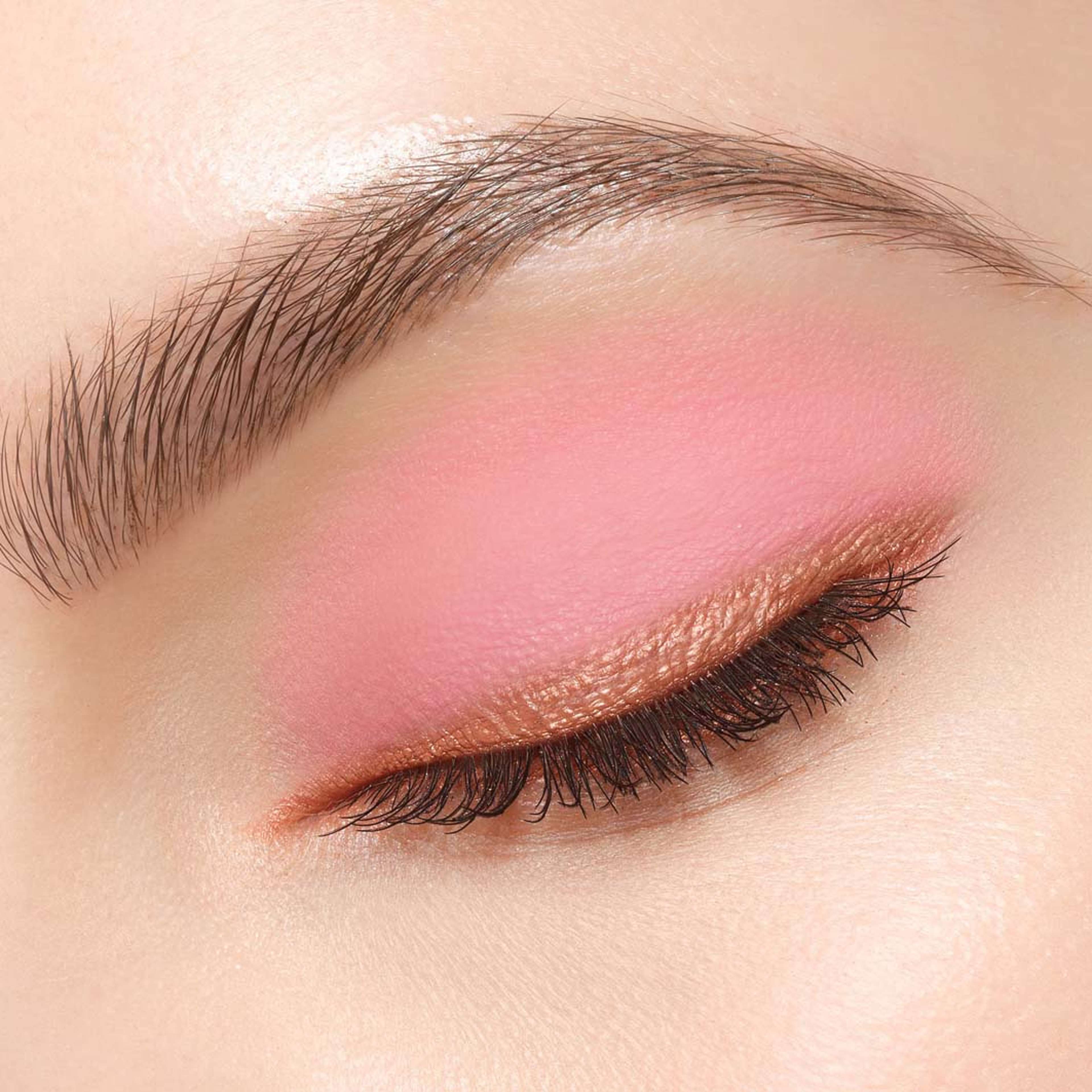 Guerlain Ombres G Eyeshadow Quad, från Guerlain, i färgen Blossom. Klicka för att öppna bilden i stort format