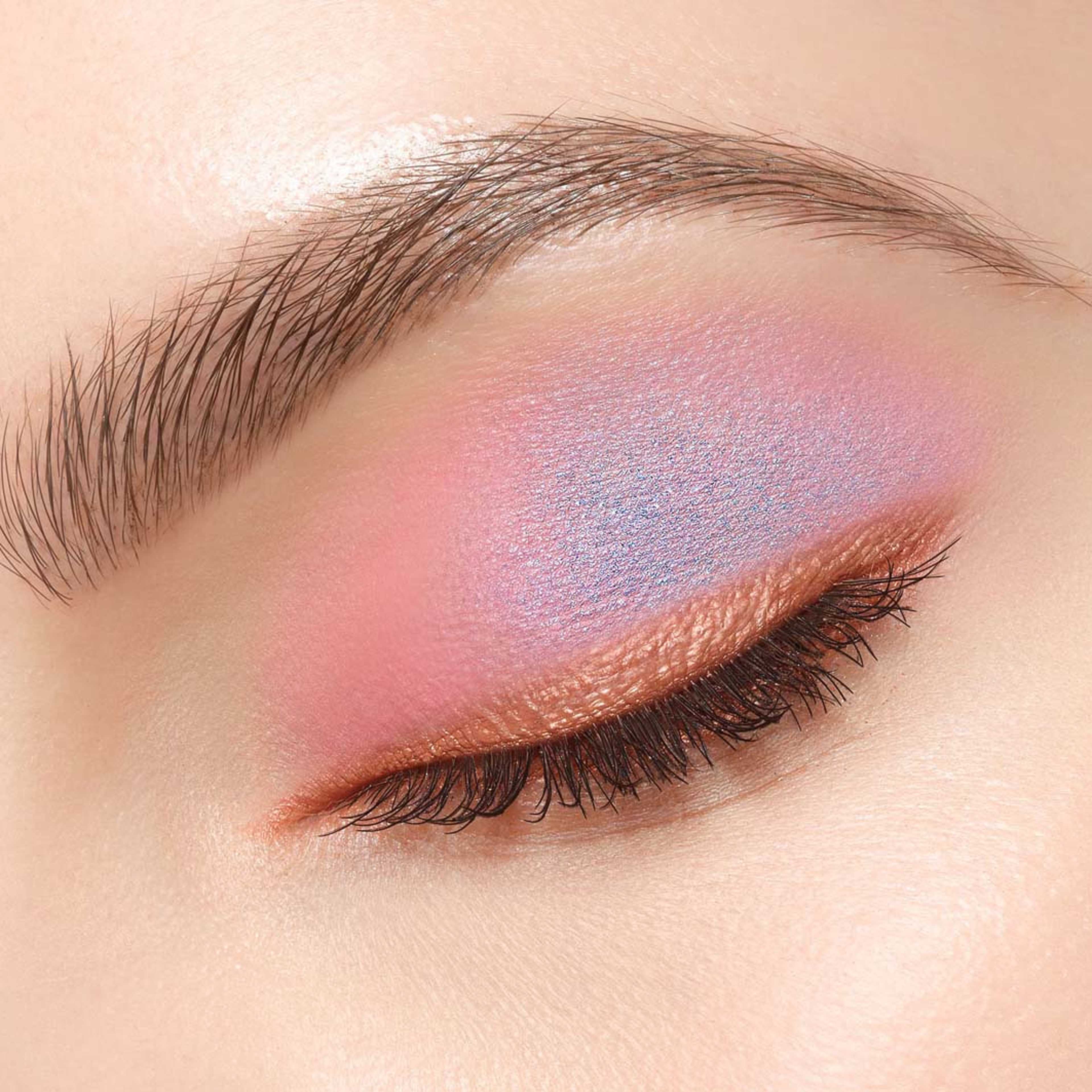 Guerlain Ombres G Eyeshadow Quad, från Guerlain, i färgen Blossom. Klicka för att öppna bilden i stort format