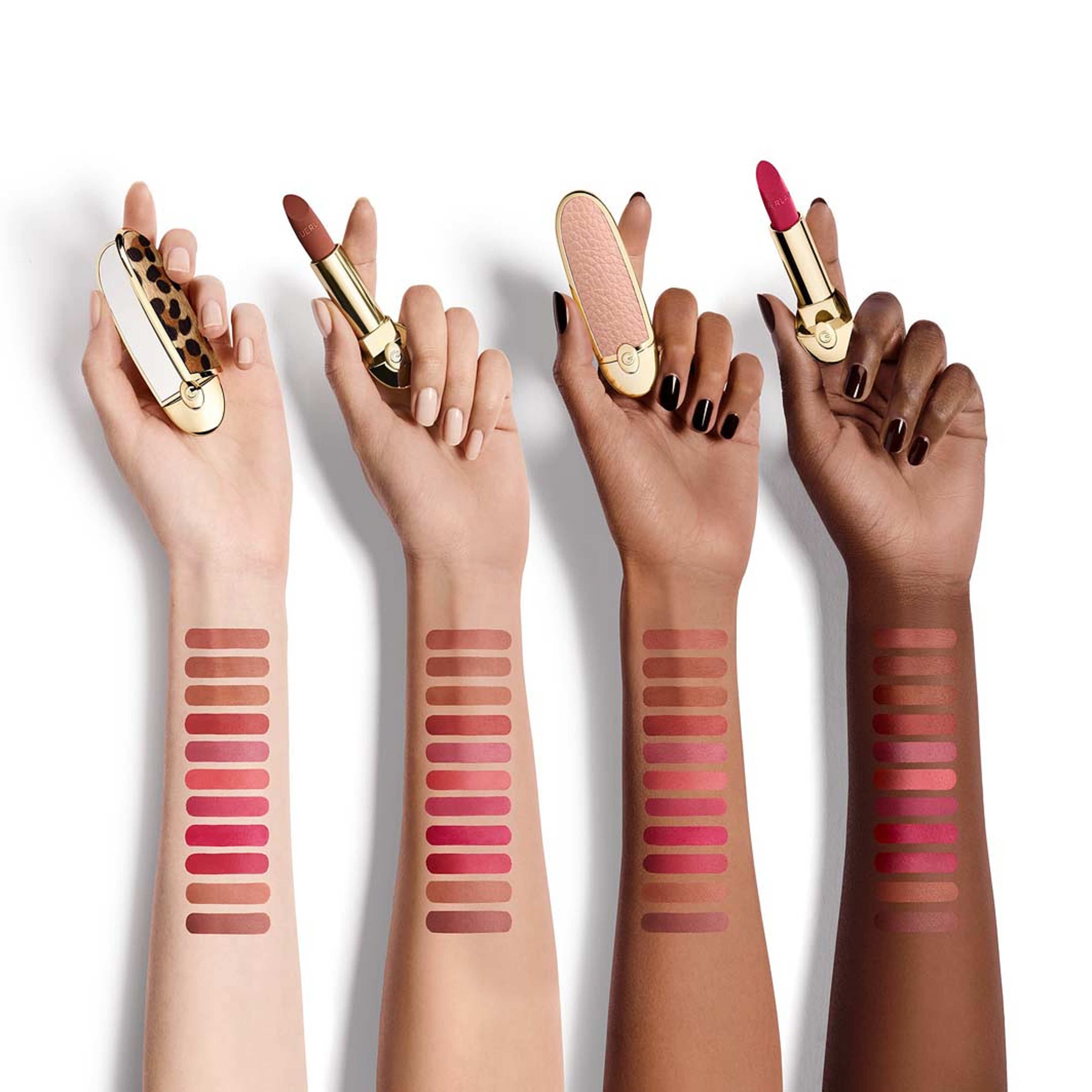 Rouge G Lipstick  Luxurious Velvet, från Guerlain, i färgen Nude. Klicka för att öppna bilden i stort format