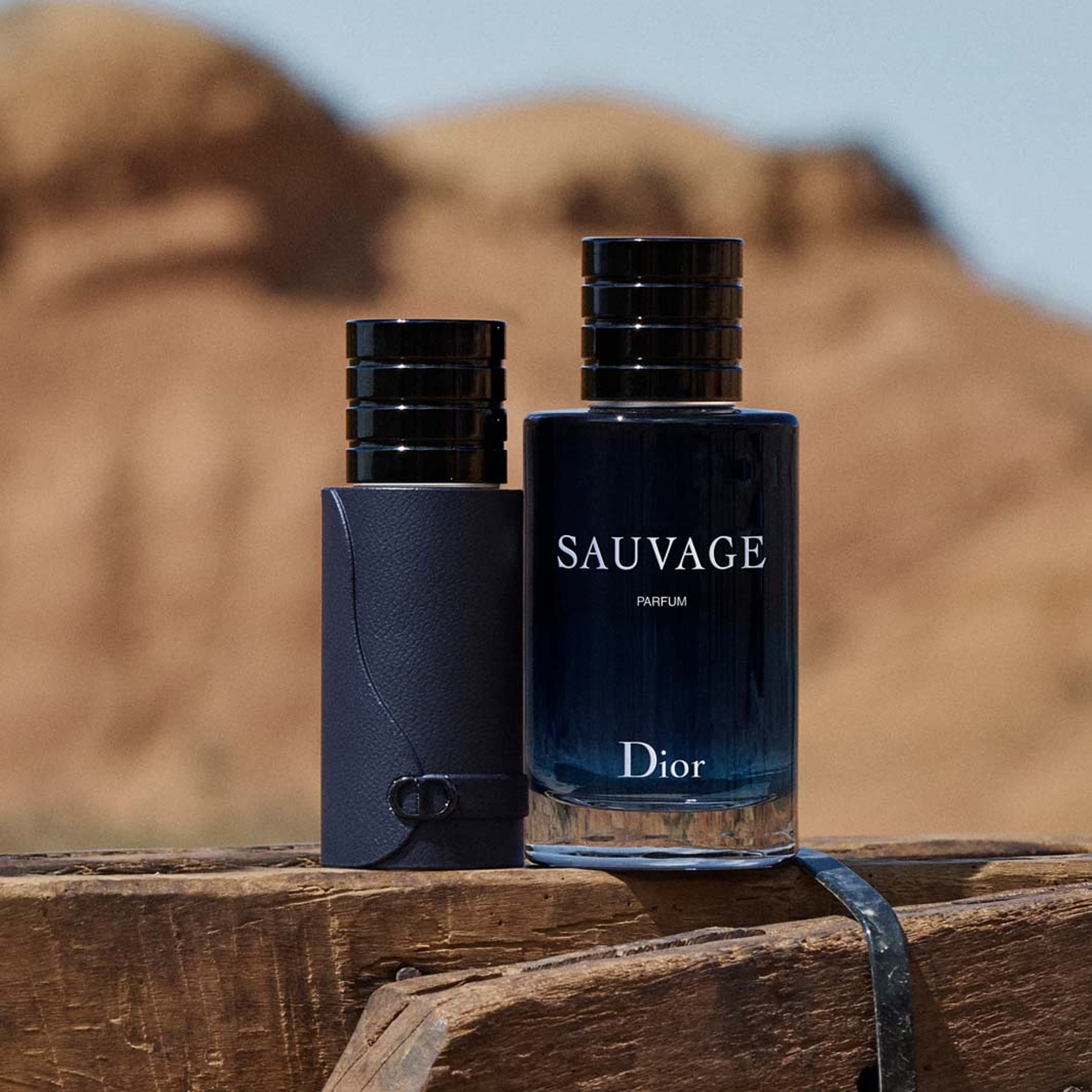 Sauvage Parfum Travel Spray - Limited Edition 30 ml Bottle and Case, från DIOR. Klicka för att öppna bilden i stort format
