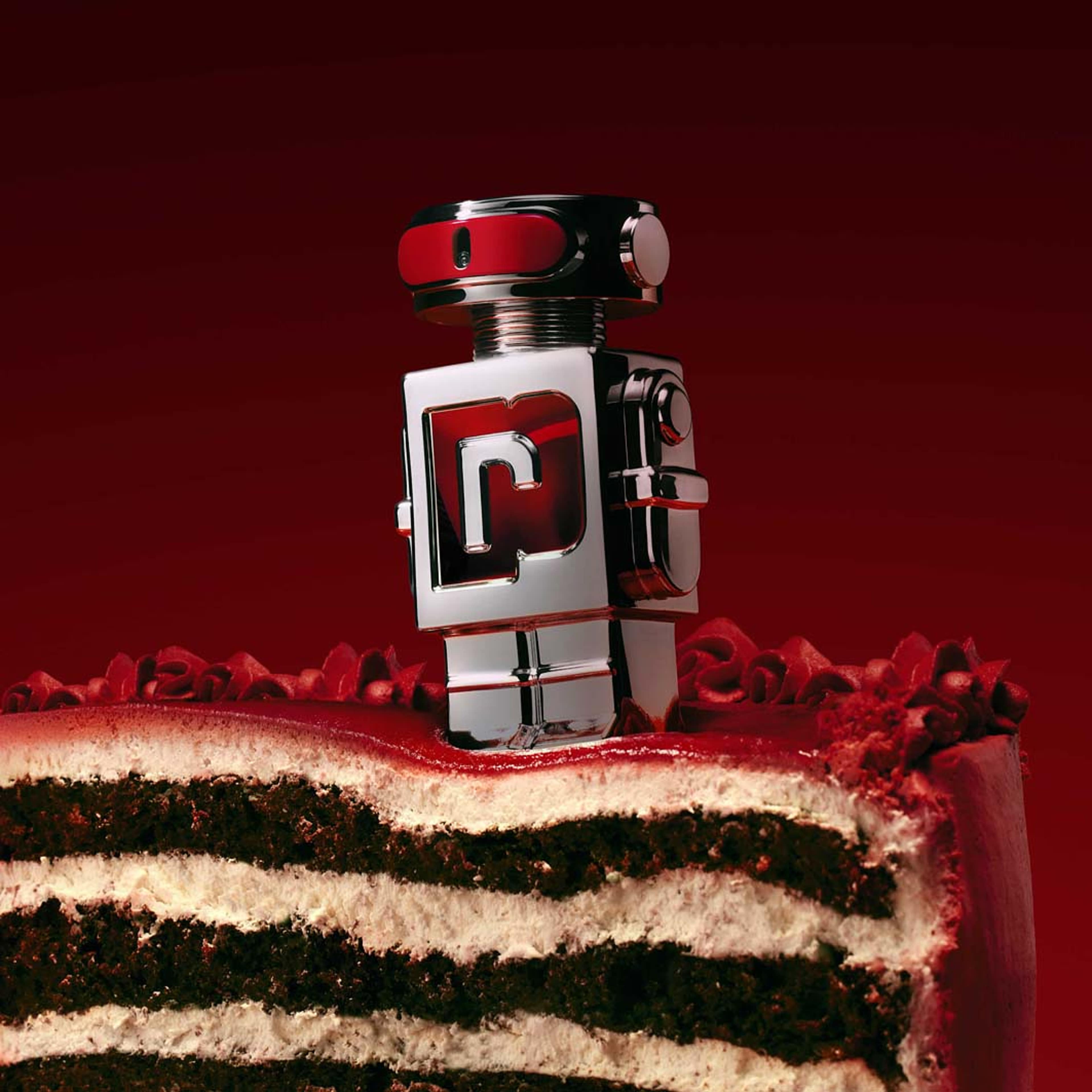 Phantom In Red Eau De Parfum, från Rabanne. Klicka för att öppna bilden i stort format