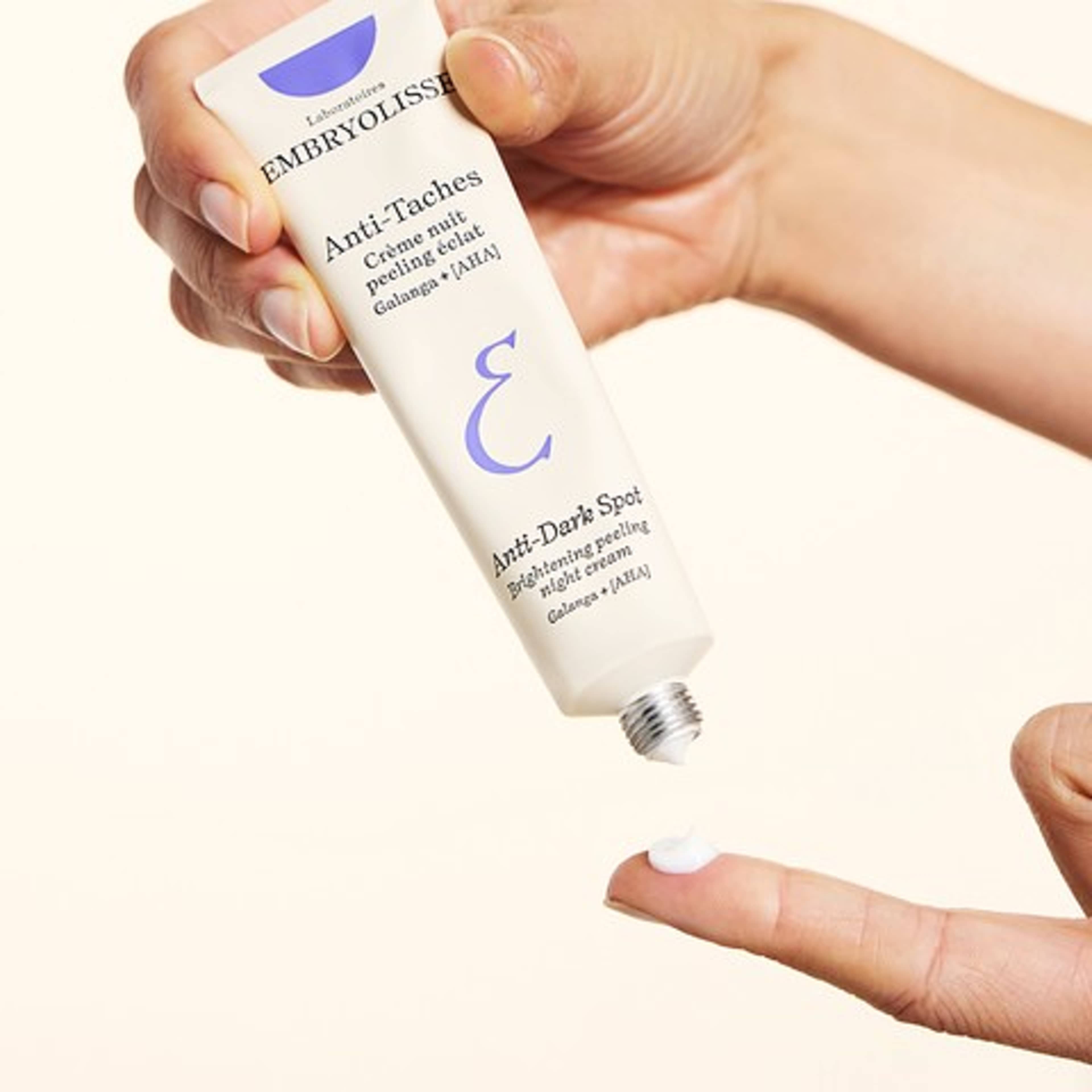 Brightening Dark Spot Night Peeling, från Embryolisse. Klicka för att öppna bilden i stort format