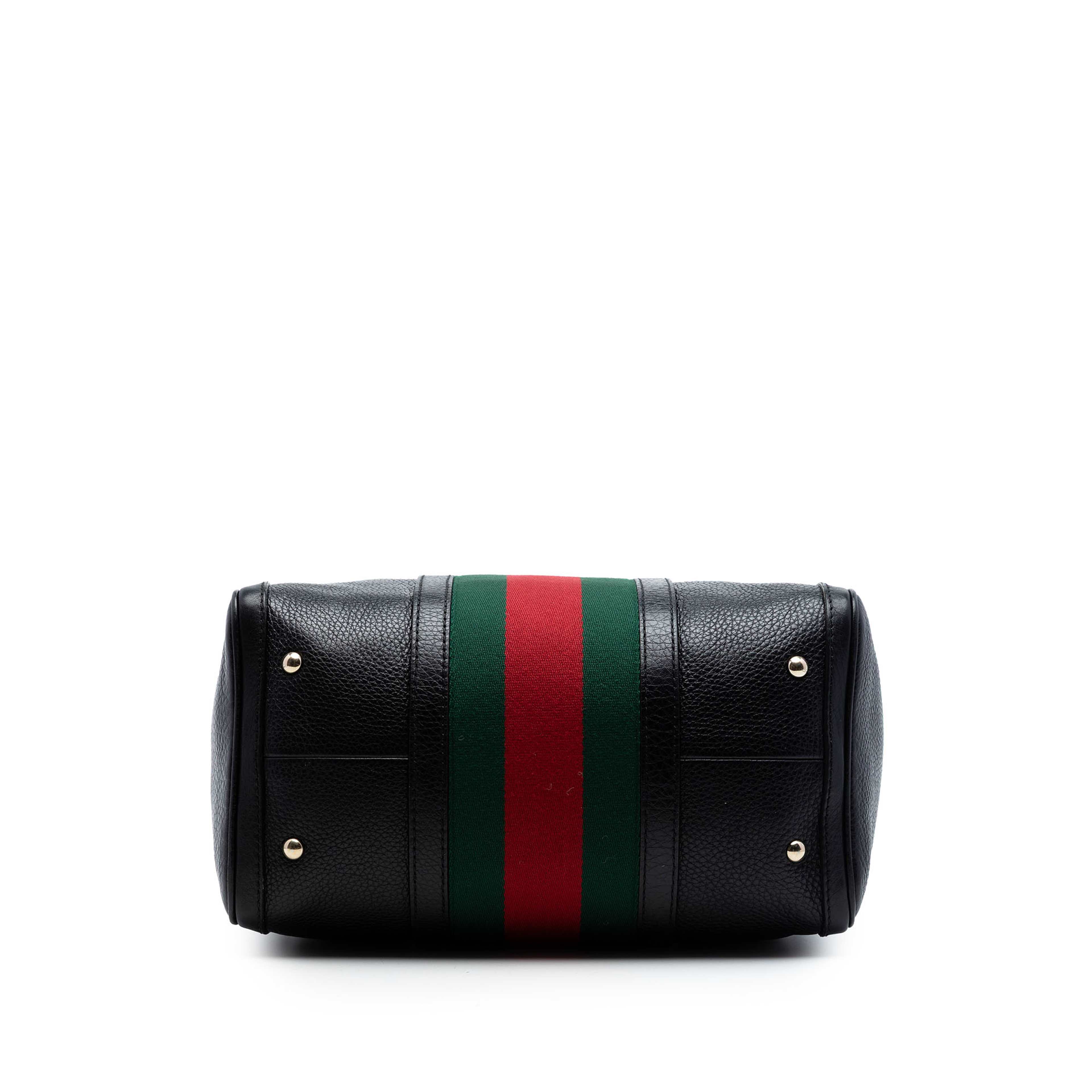 Gucci Medium Calfskin Web Joy Boston Bag, från Luxclusif, i färgen black. Klicka för att öppna bilden i stort format