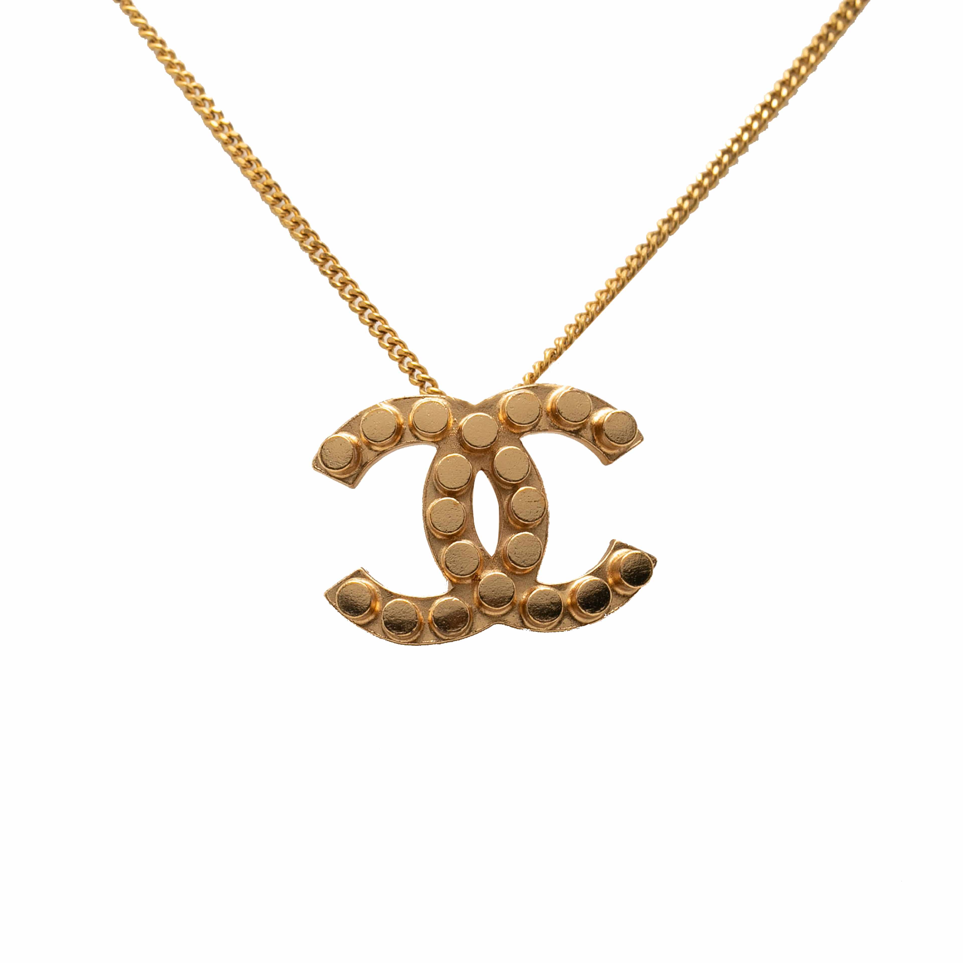 Chanel Cc Gold Plated Studded Pendant Necklace, från Luxclusif, i färgen guld. Klicka för att öppna bilden i stort format