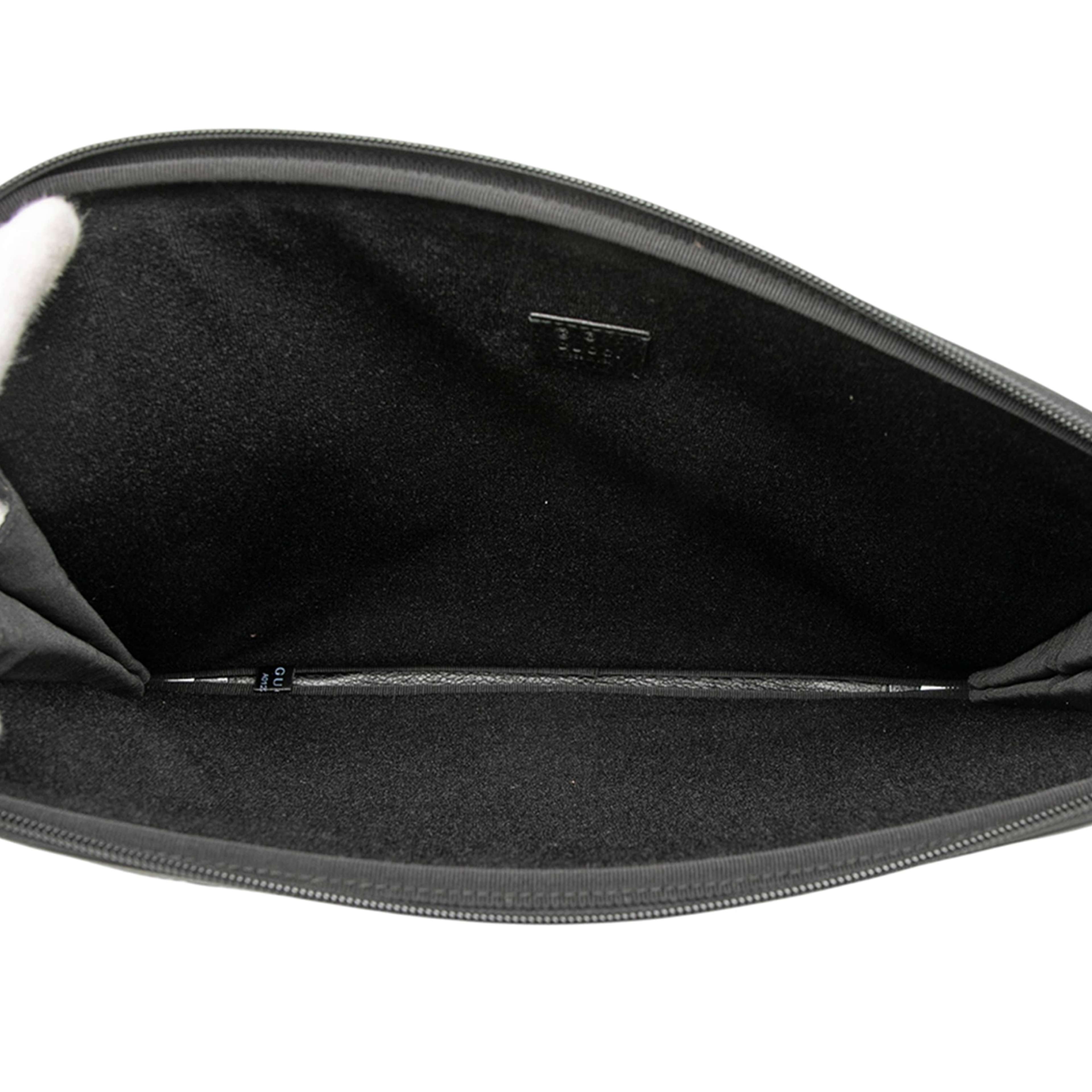 Gucci Guccissima Laptop Case, från Luxclusif, i färgen black. Klicka för att öppna bilden i stort format