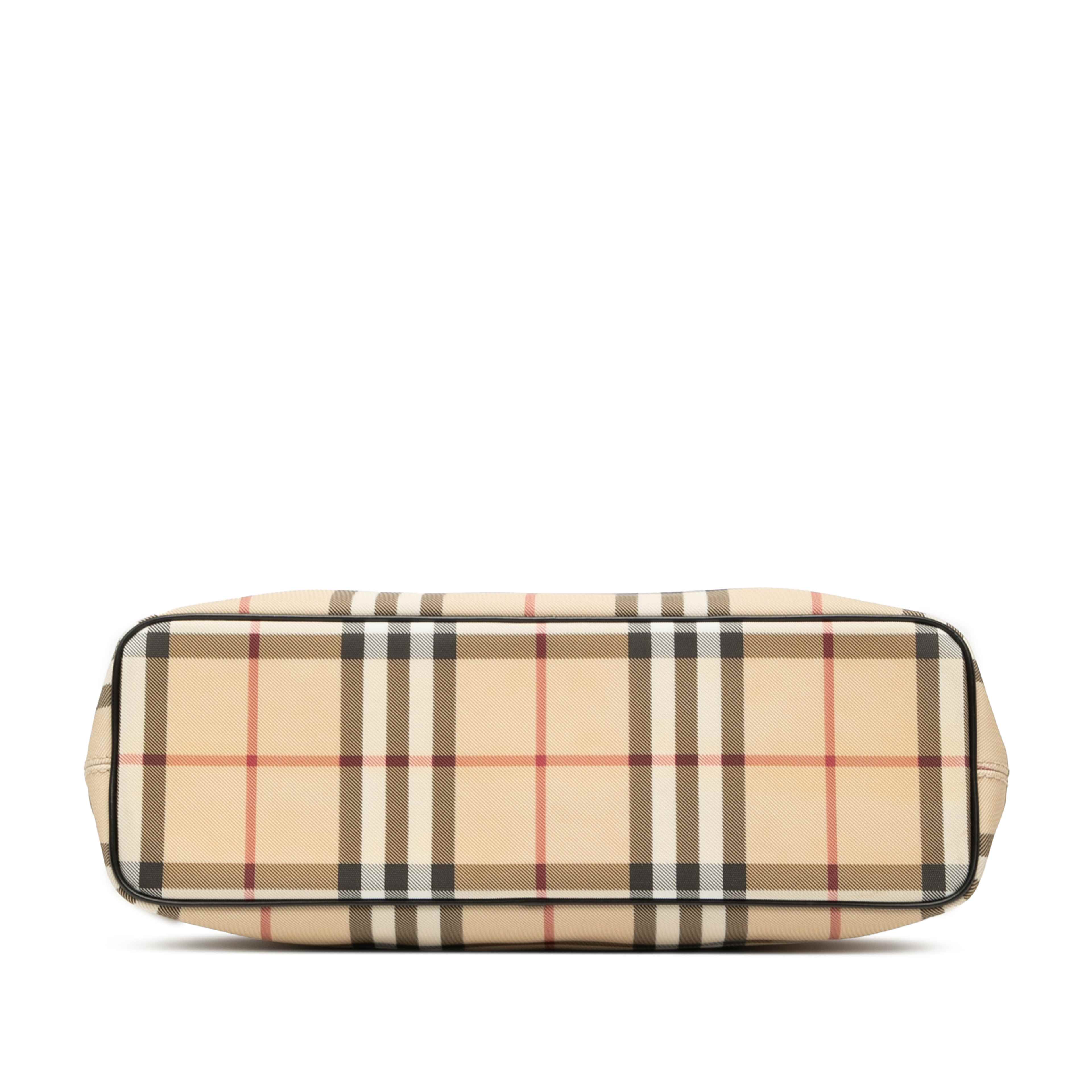 Burberry House Check Coated Canvas Tote, från Luxclusif, i färgen svart. Klicka för att öppna bilden i stort format