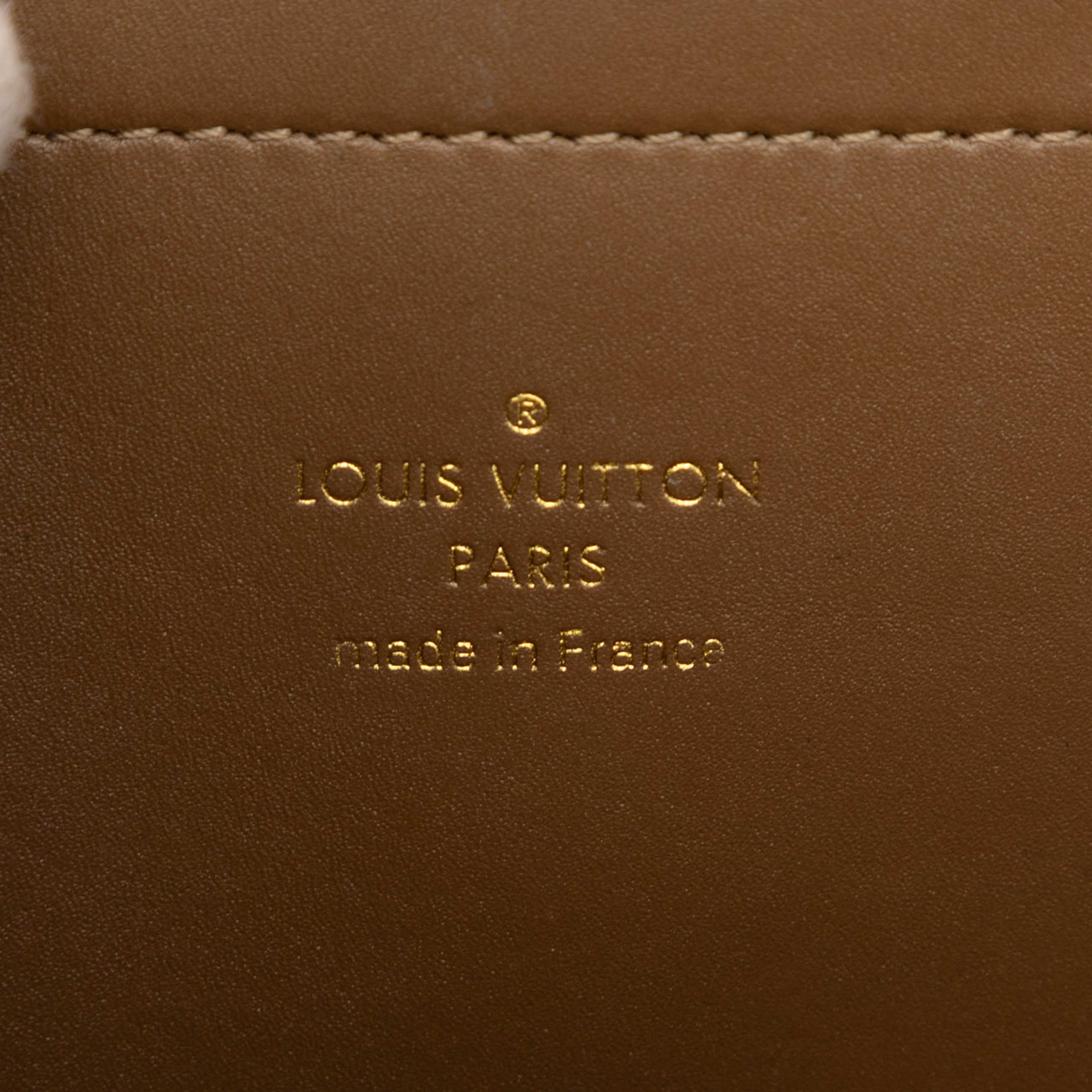 Louis Vuitton Monogram Utility Satchel, från Luxclusif, i färgen brown. Klicka för att öppna bilden i stort format