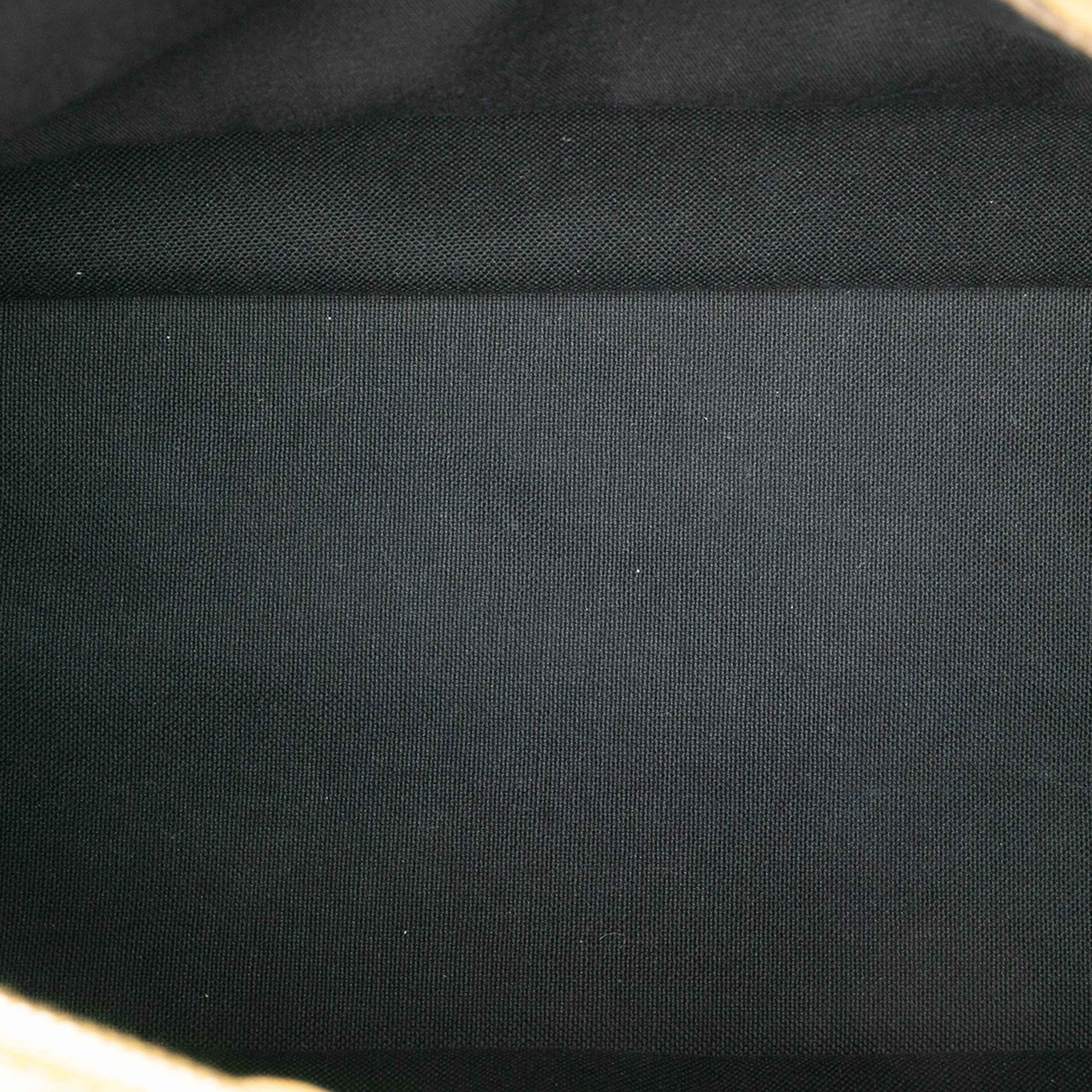 Gucci Gg Supreme Satchel, från Luxclusif, i färgen white. Klicka för att öppna bilden i stort format