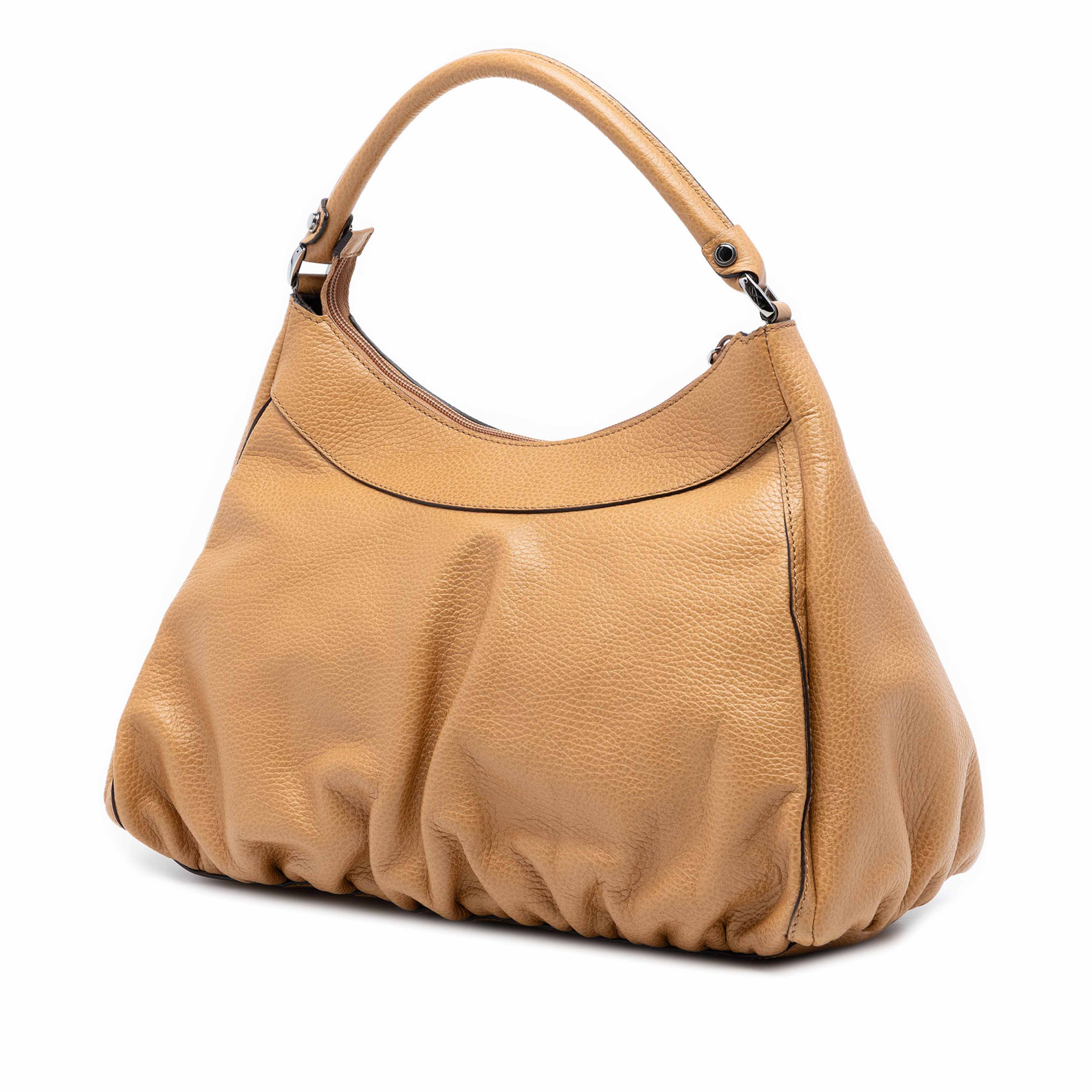 Gucci Leather Abbey D Ring Shoulder Bag, från Luxclusif, i färgen light brown. Klicka för att öppna bilden i stort format