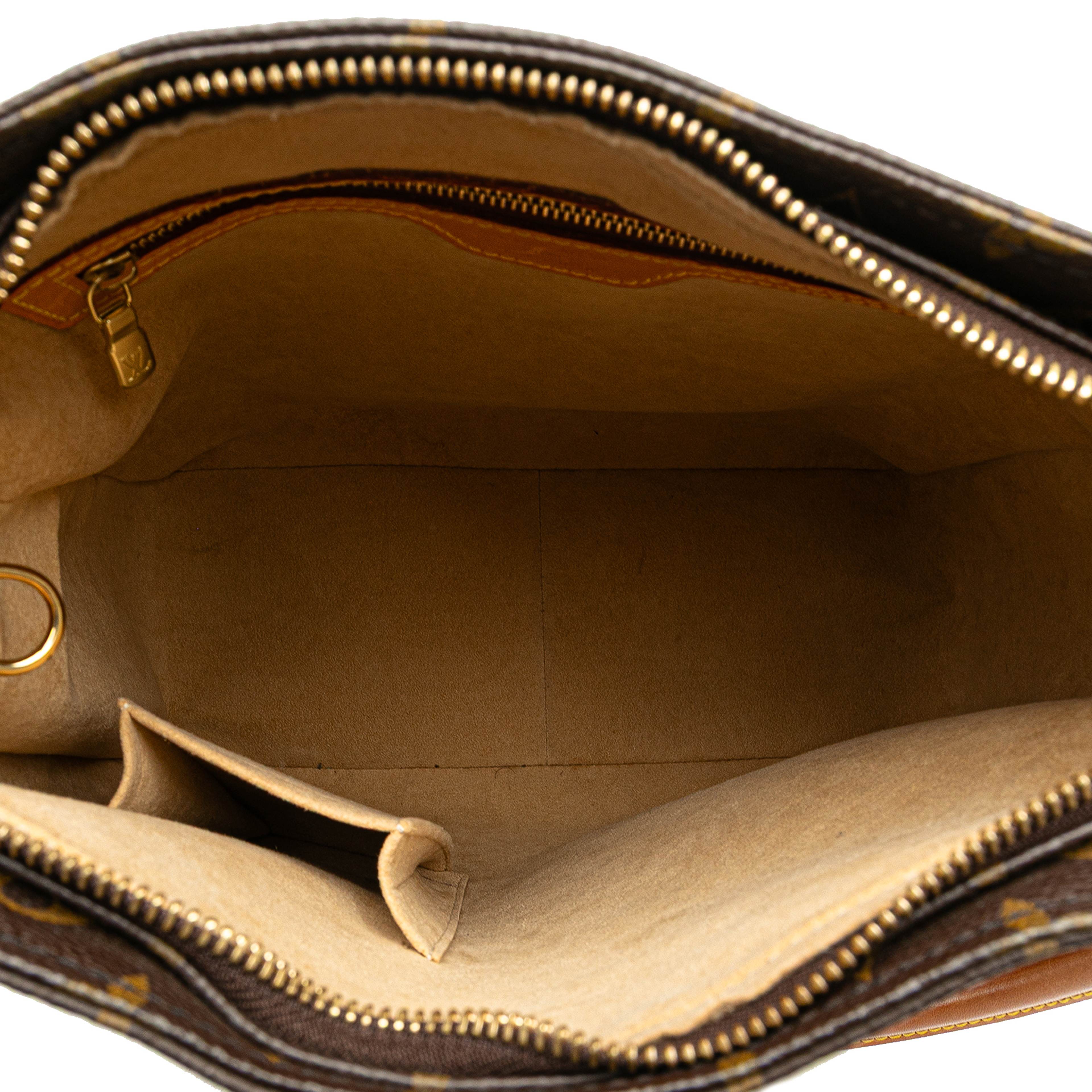 Louis Vuitton Monogram Looping Gm, från Luxclusif, i färgen brown. Klicka för att öppna bilden i stort format