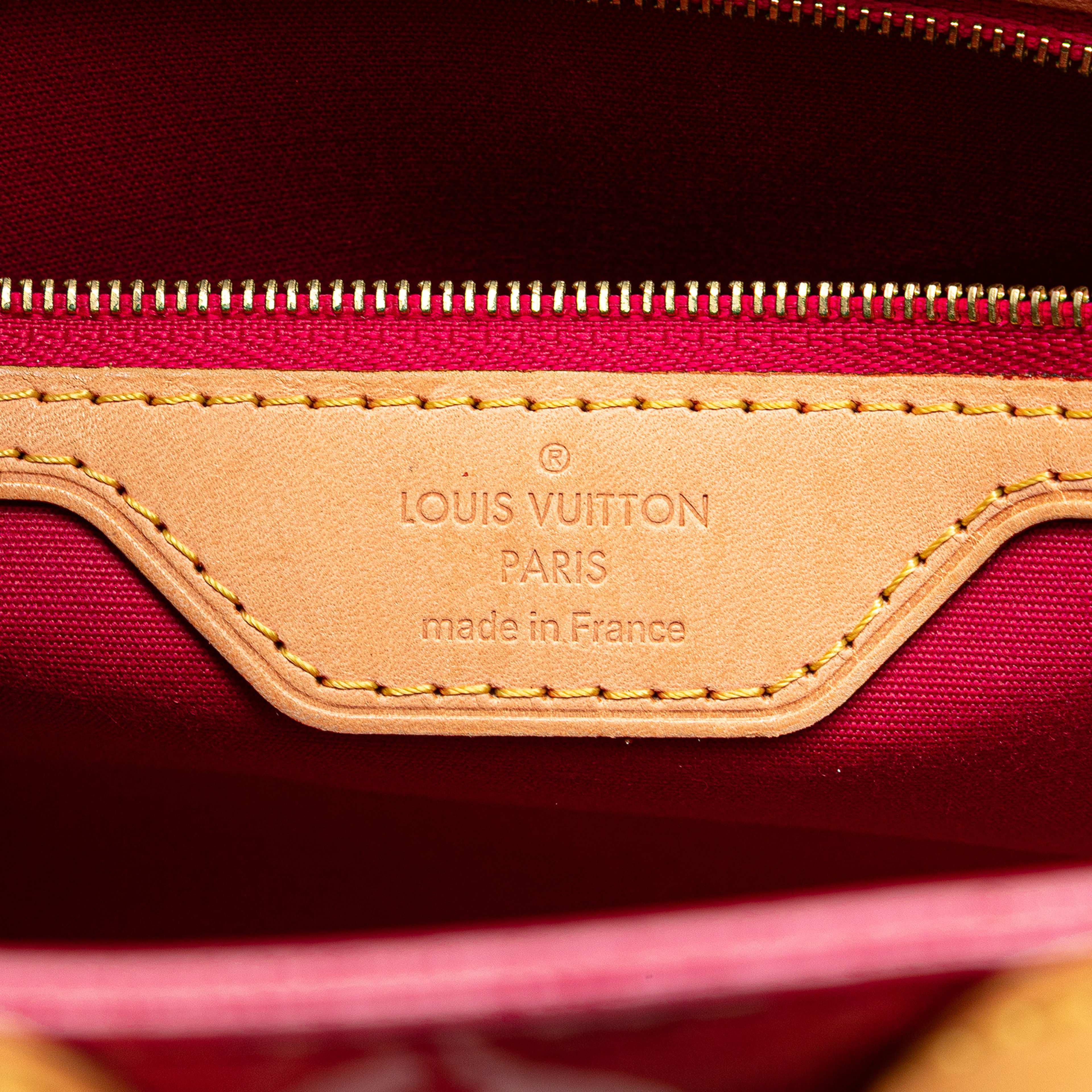 Louis Vuitton Monogram Vernis Ikat Catalina Bb, från Luxclusif, i färgen dark pink. Klicka för att öppna bilden i stort format