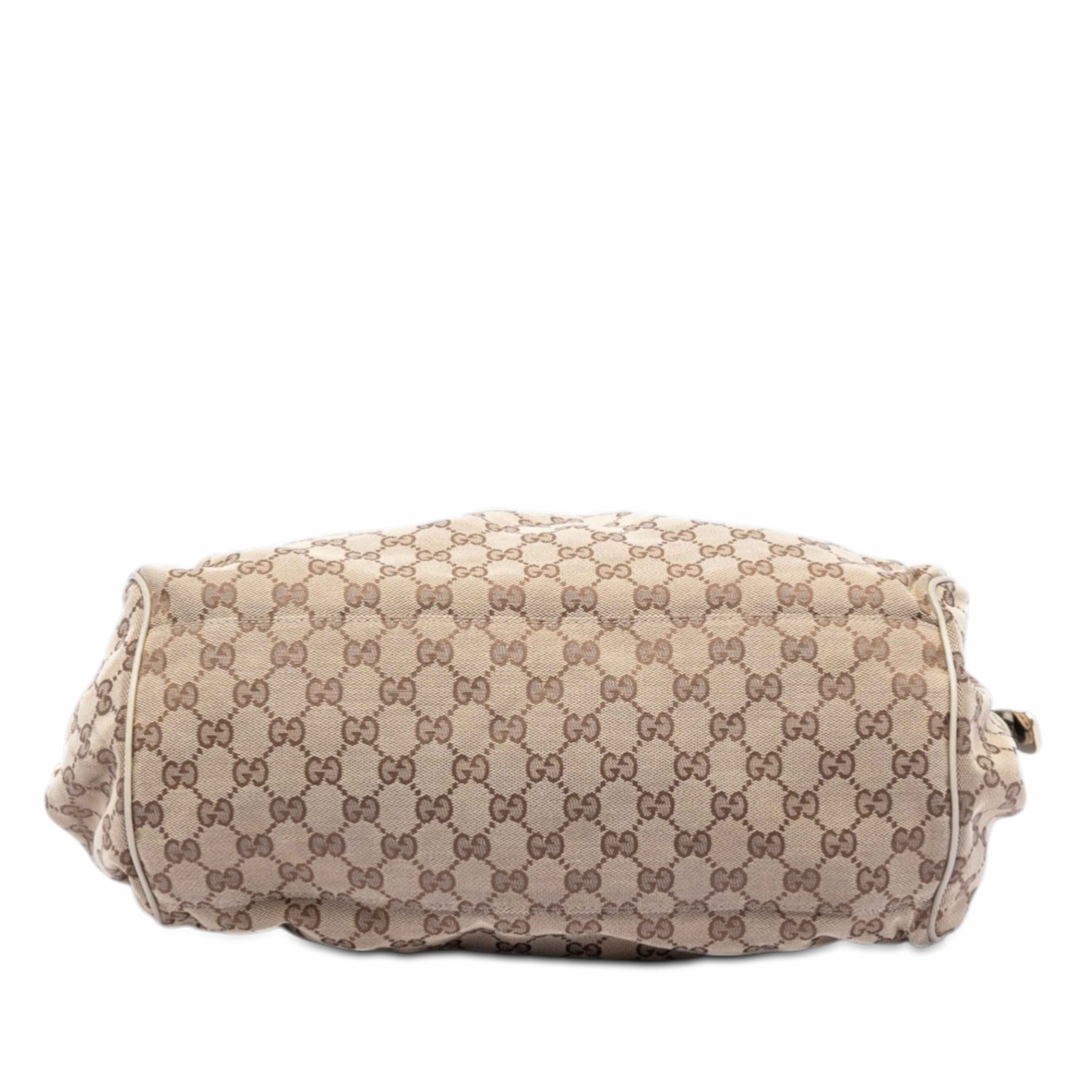 Gucci Gg Canvas Sukey Satchel, från Luxclusif, i färgen beige. Klicka för att öppna bilden i stort format