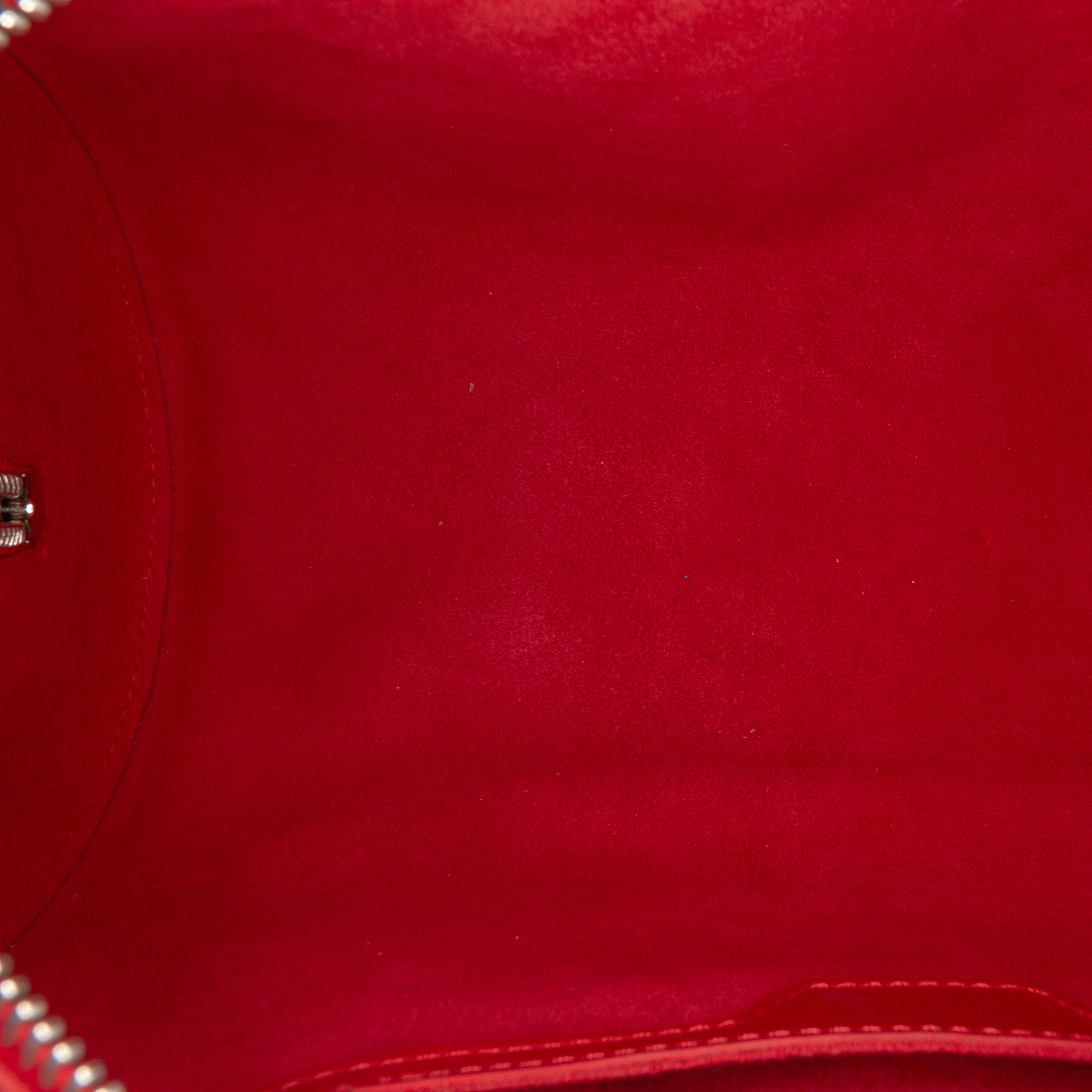 Louis Vuitton Epi Soufflot, från Luxclusif, i färgen red. Klicka för att öppna bilden i stort format