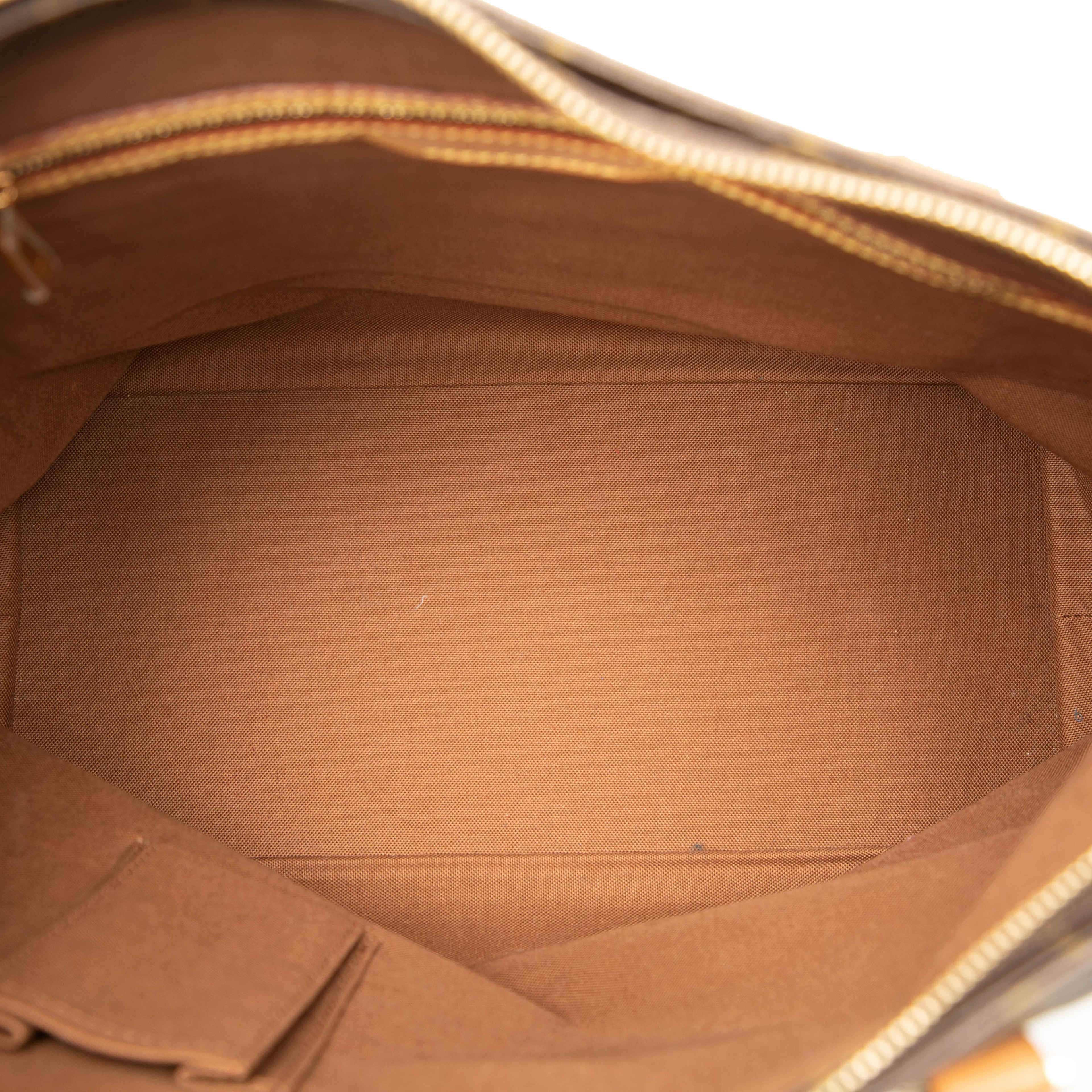 Louis Vuitton Monogram Cabas Mezzo, från Luxclusif, i färgen brown. Klicka för att öppna bilden i stort format