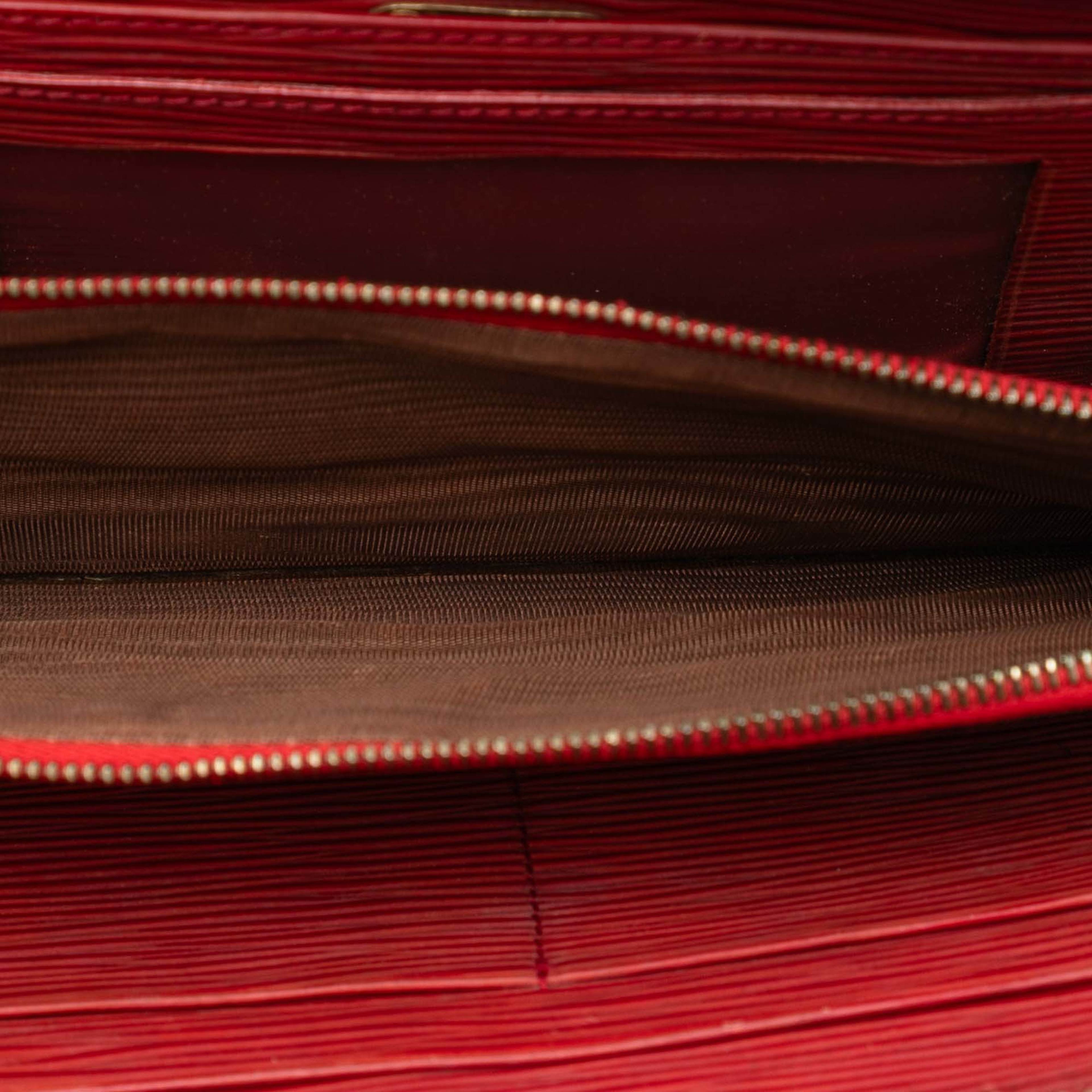 Fendi Leopard Printed Canvas Handbag, från Luxclusif, i färgen brown. Klicka för att öppna bilden i stort format