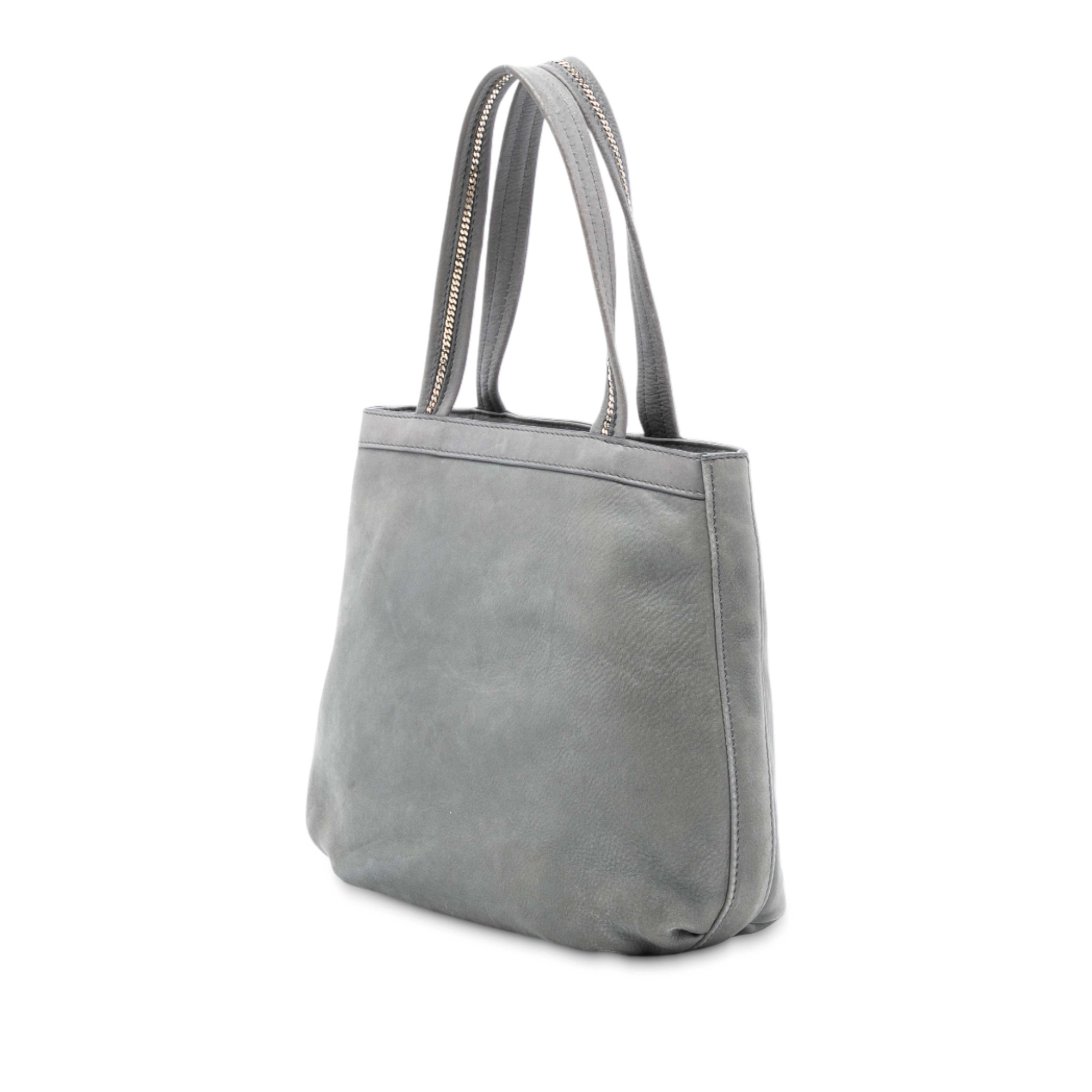Fendi Nubuck Ff Chains Tote, från Luxclusif, i färgen gray. Klicka för att öppna bilden i stort format