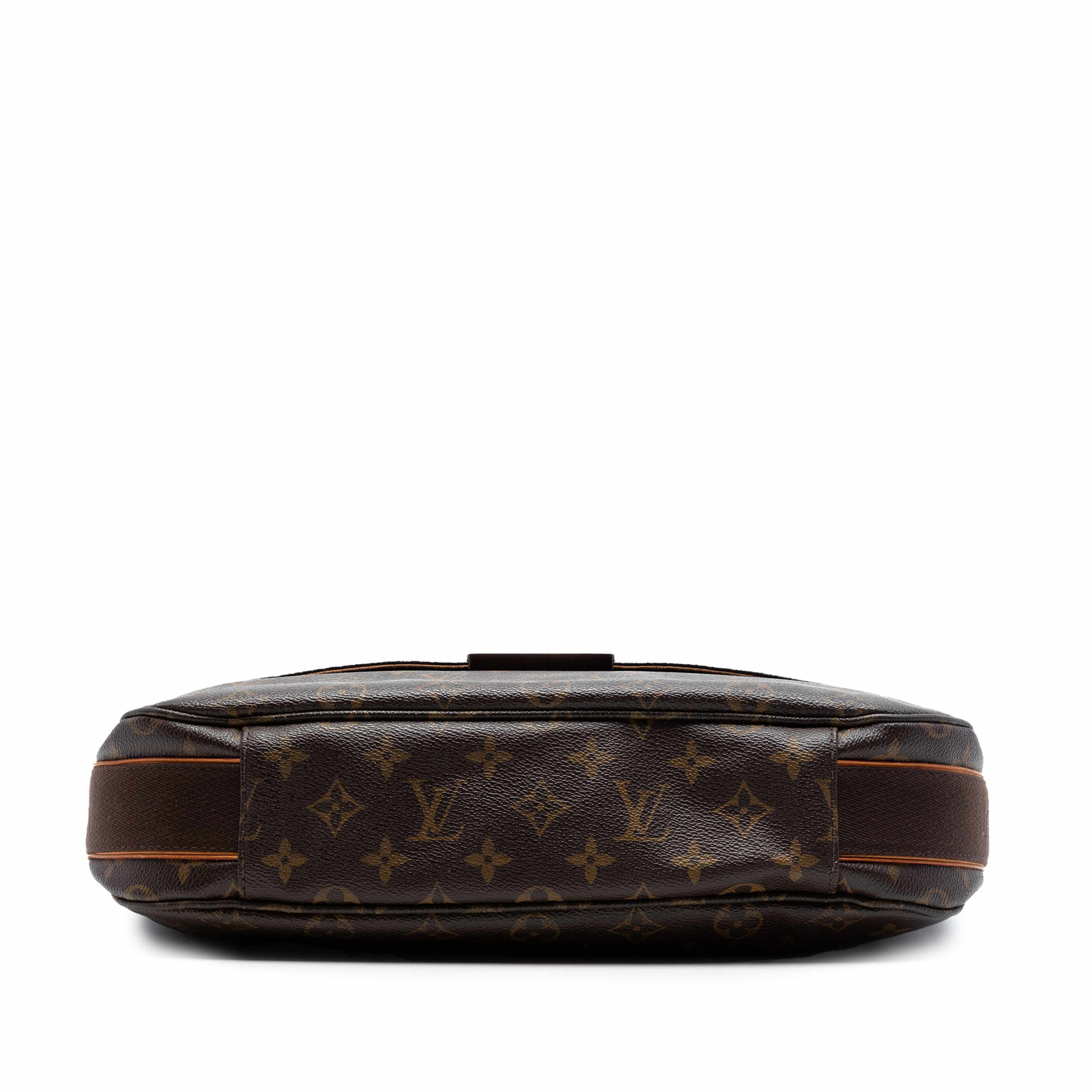 Louis Vuitton Monogram Beaubourg Messenger Mm, från Luxclusif, i färgen brun. Klicka för att öppna bilden i stort format
