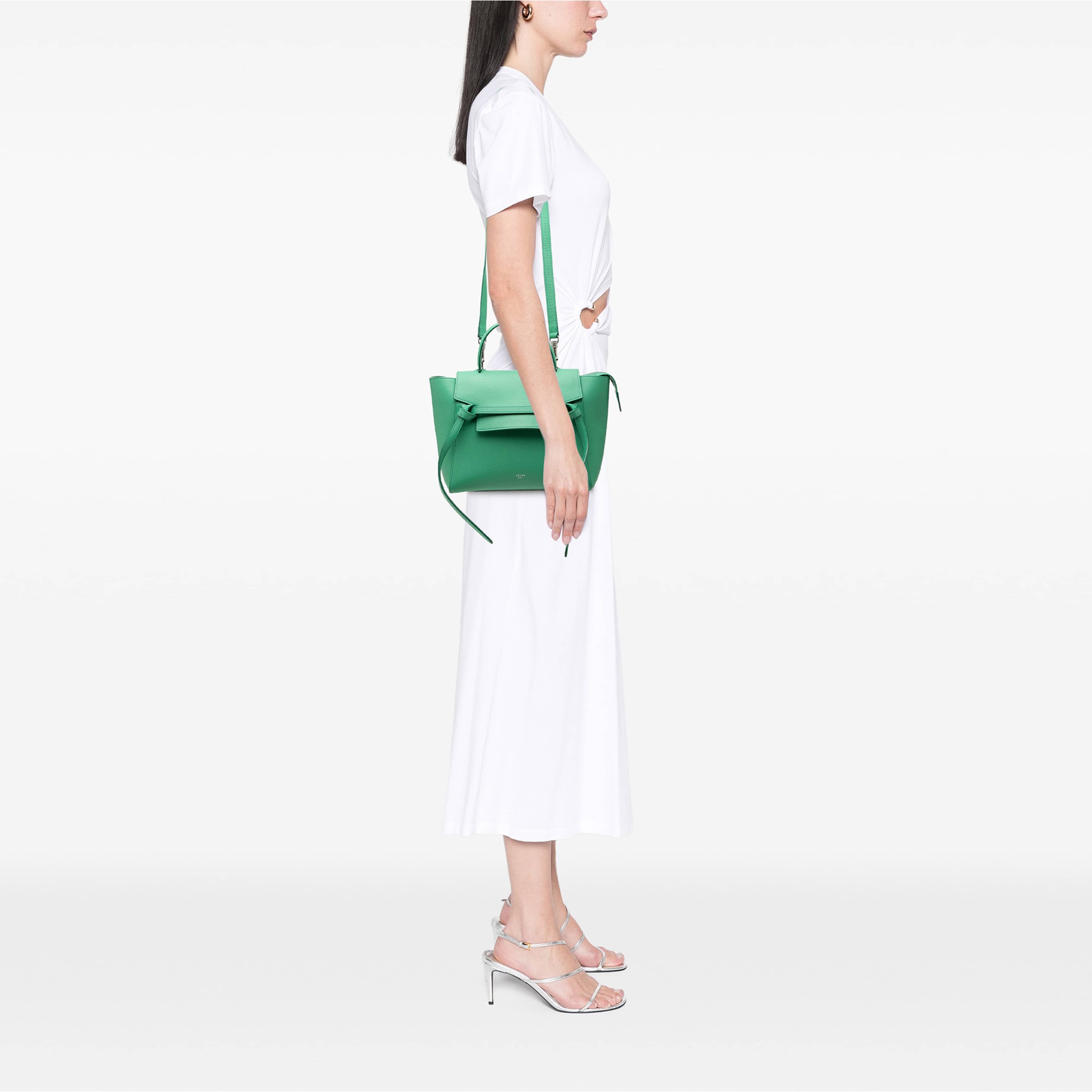 Celine Micro Grained Calfskin Belt Bag, från Luxclusif, i färgen grön. Klicka för att öppna bilden i stort format
