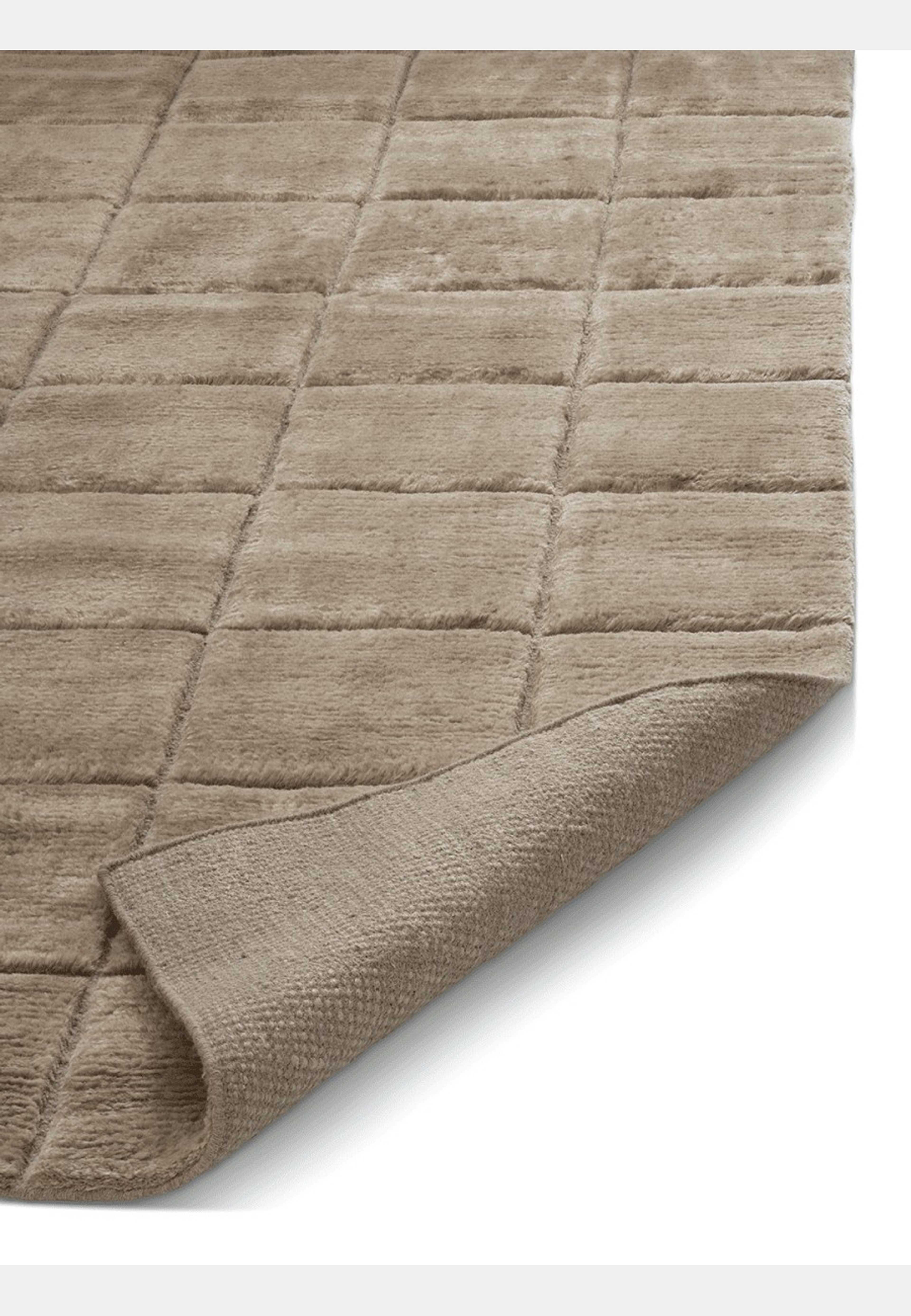 Grid 200x300 cm, från Classic Collection, i färgen chocolate. Klicka för att öppna bilden i stort format