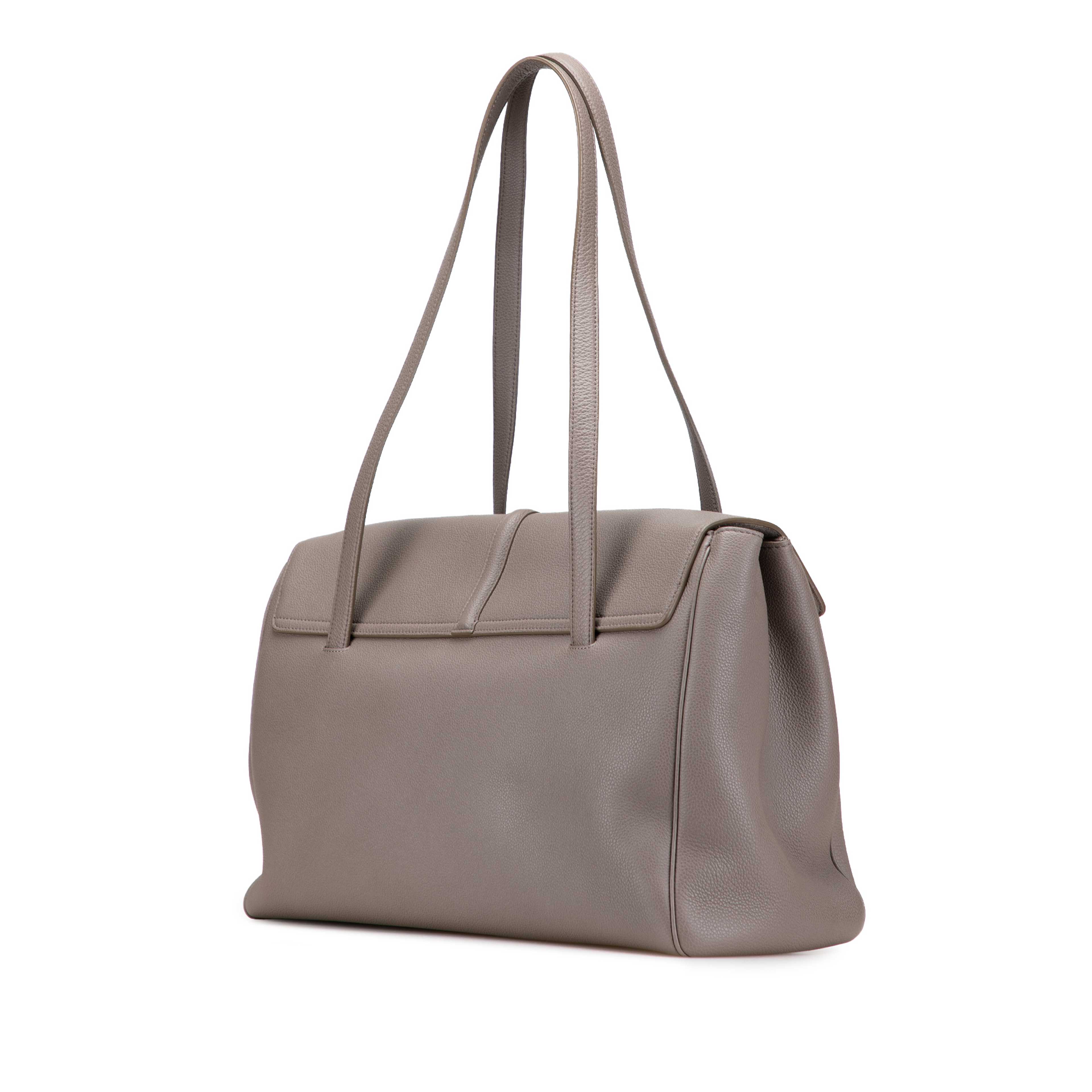 Celine Medium Leather Soft 16 Shoulder Bag, från Luxclusif, i färgen gray. Klicka för att öppna bilden i stort format