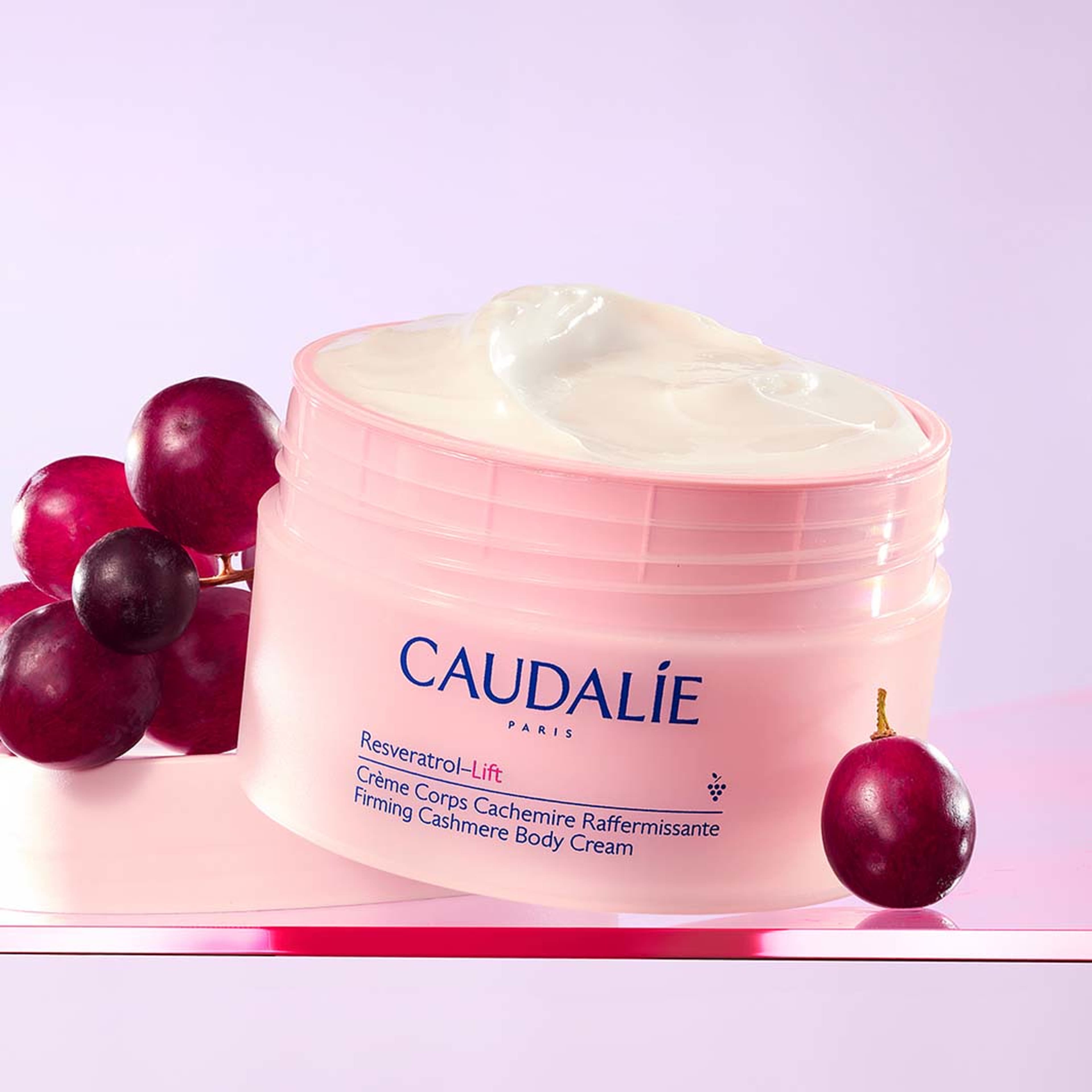 Resveratrol-Lift Firming Cashmere Body Cream, från Caudalie. Klicka för att öppna bilden i stort format
