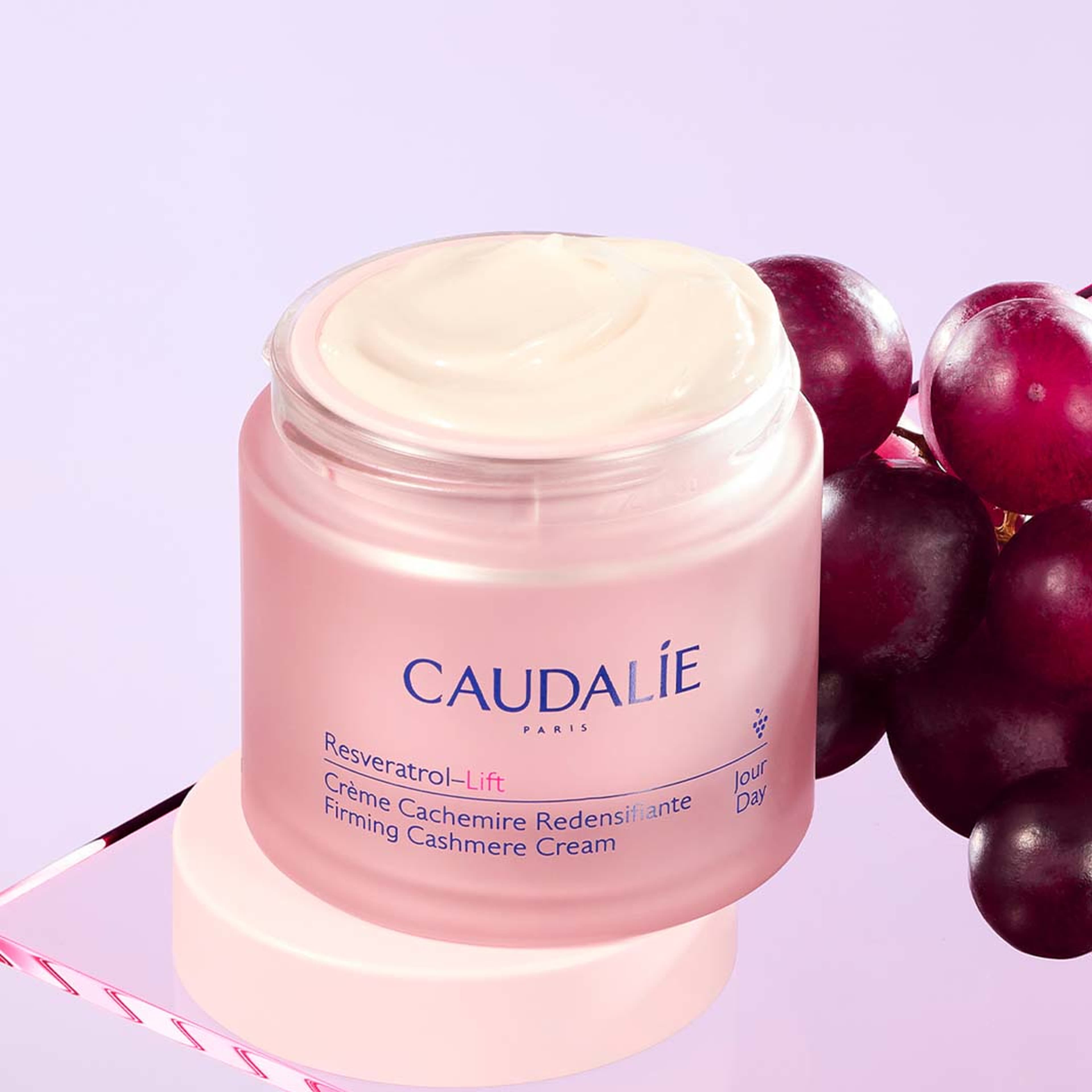 Resveratrol-Lift Firming Cashmere Cream, från Caudalie. Klicka för att öppna bilden i stort format