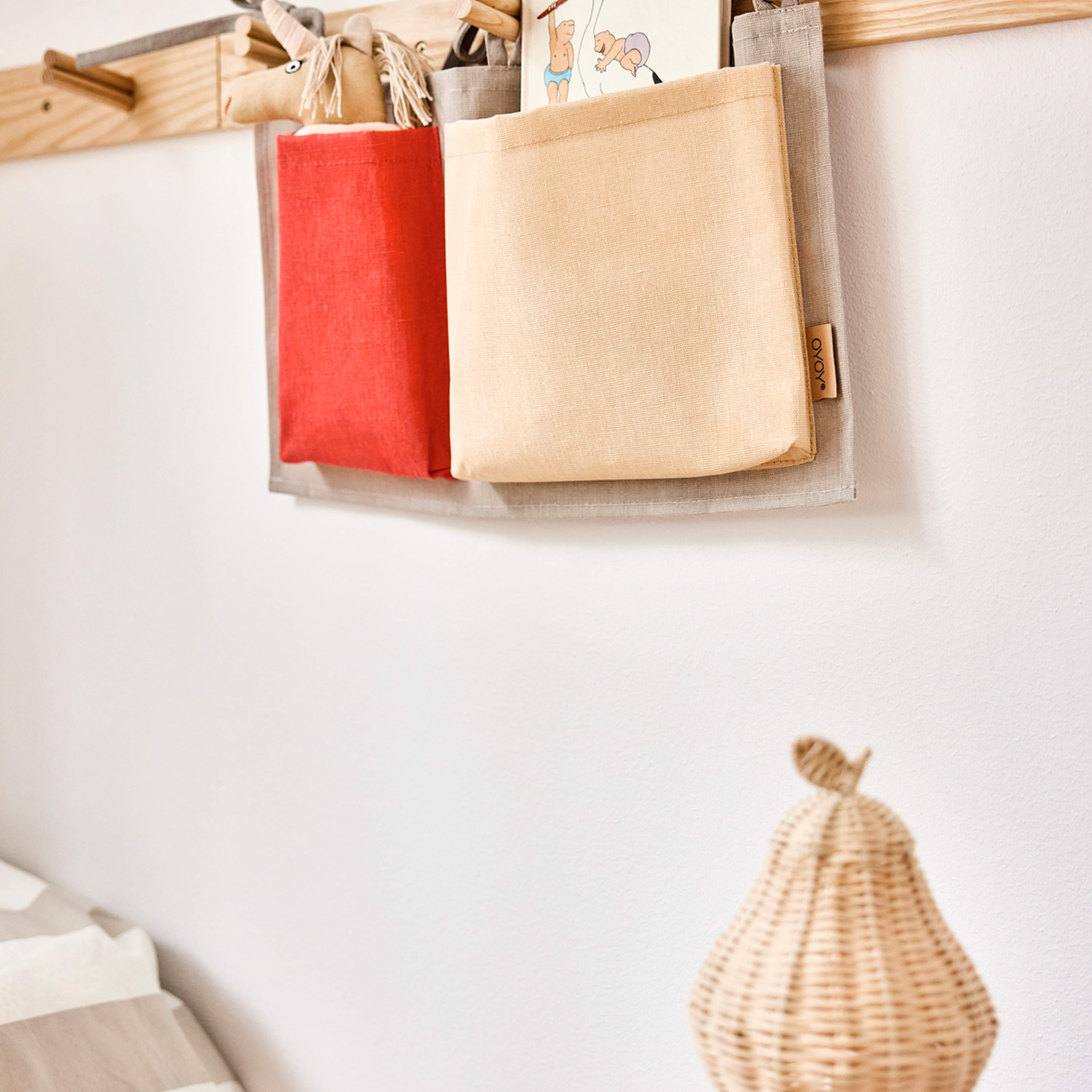 Saga Bed Storage, från OYOY Mini, i färgen clay,red. Klicka för att öppna bilden i stort format