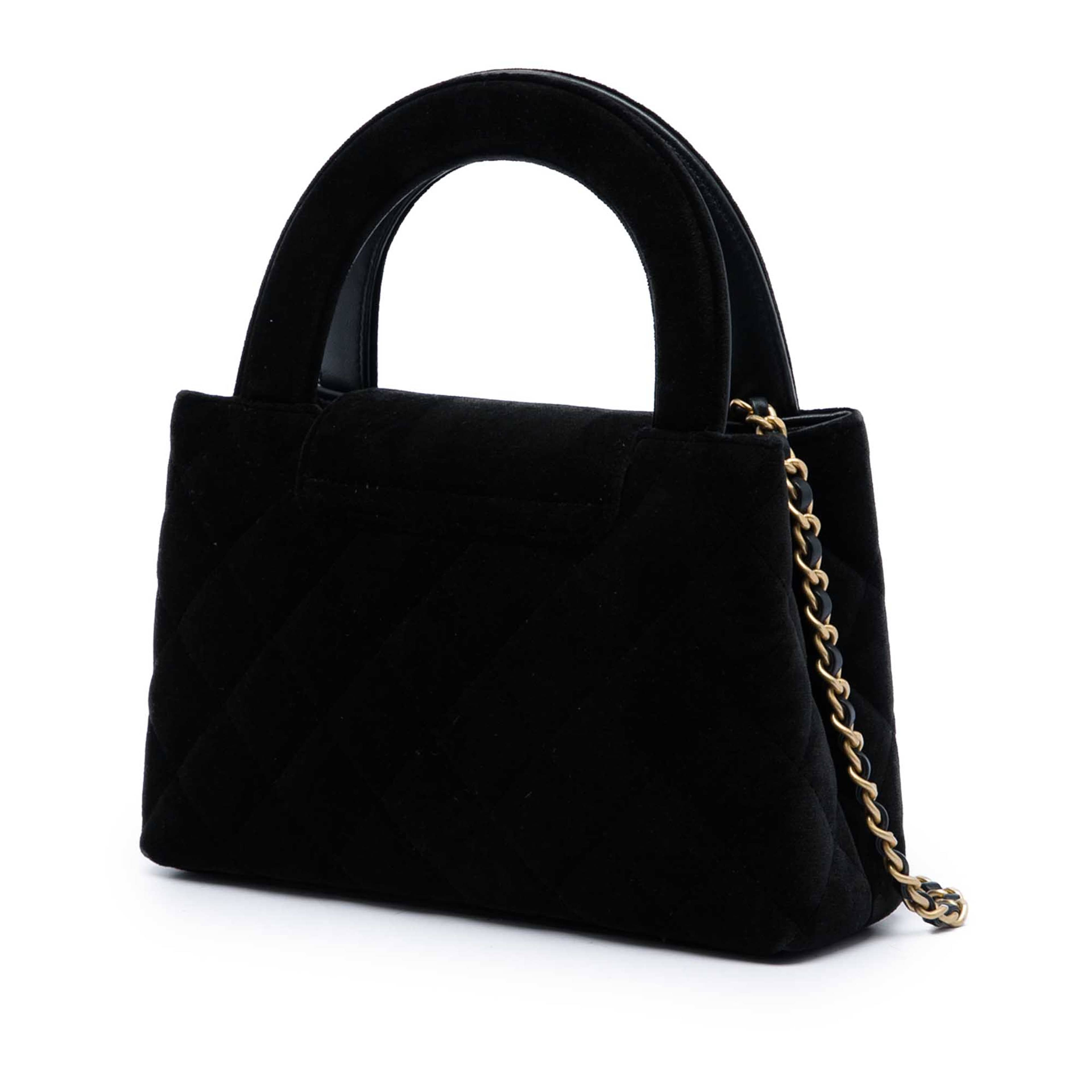 Chanel Nano Velvet Kelly Shopper Bag, från Luxclusif, i färgen svart. Klicka för att öppna bilden i stort format