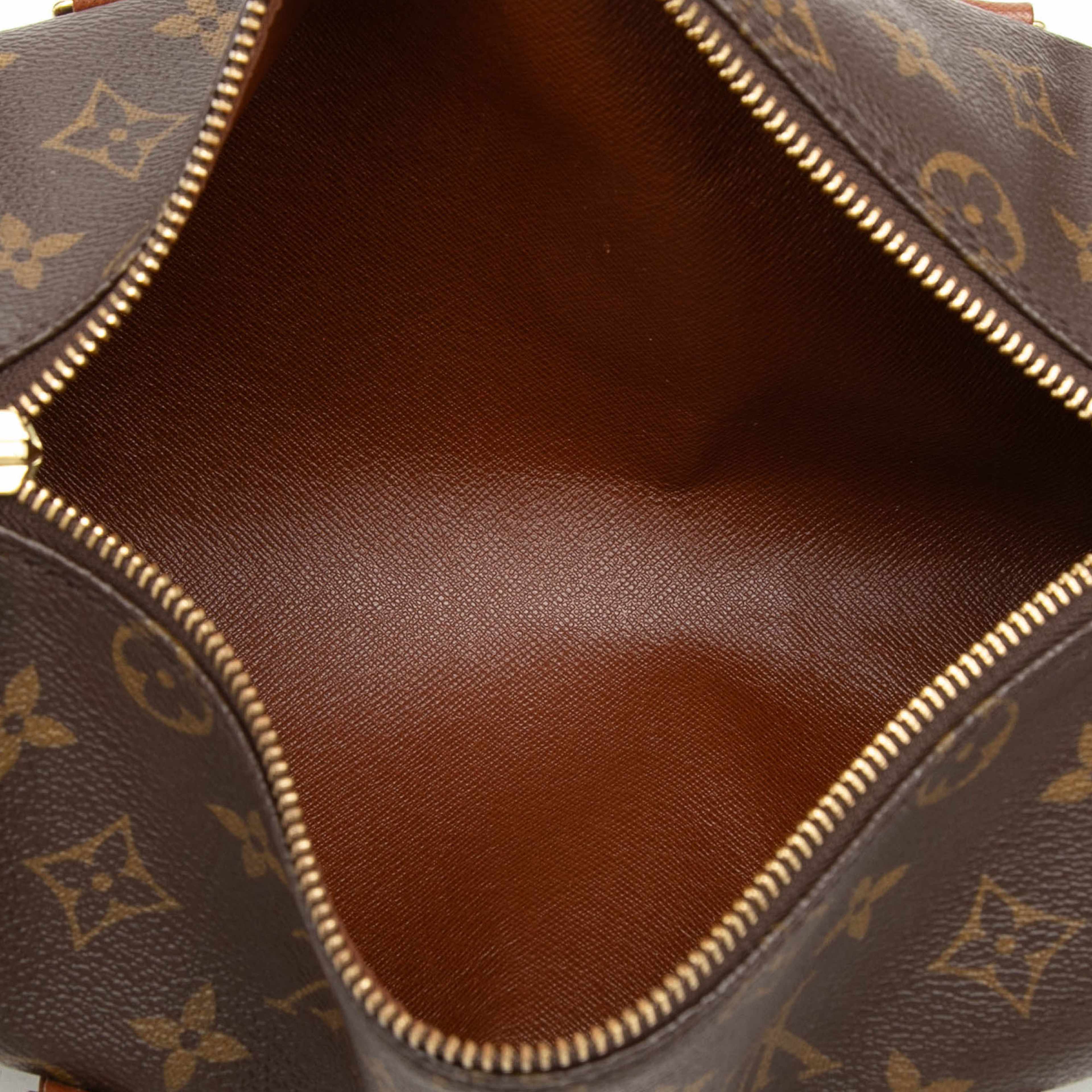Louis Vuitton Monogram Papillon 26, från Luxclusif, i färgen brown. Klicka för att öppna bilden i stort format