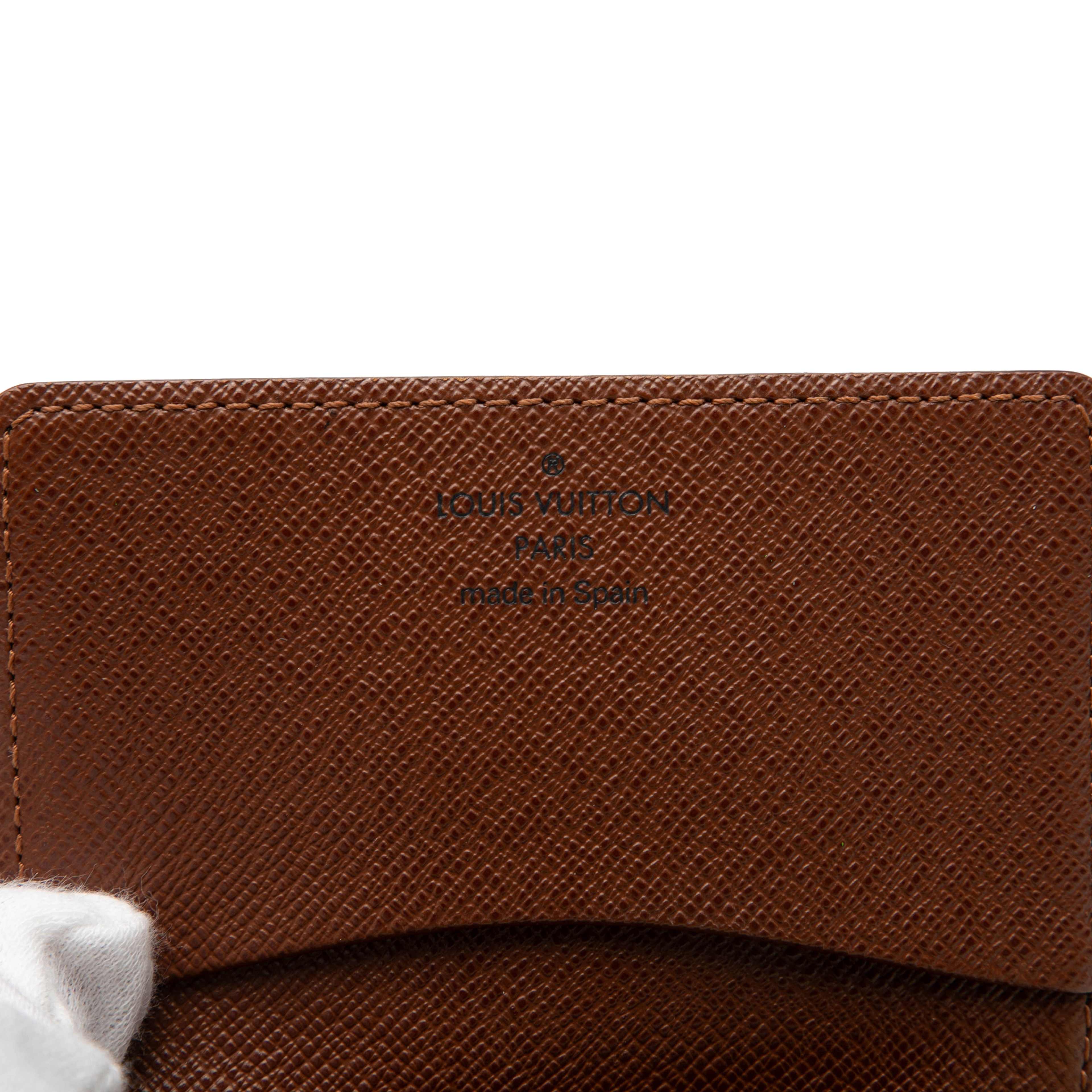 Louis Vuitton Monogram Envelope Carte De Visite, från Luxclusif, i färgen brown. Klicka för att öppna bilden i stort format