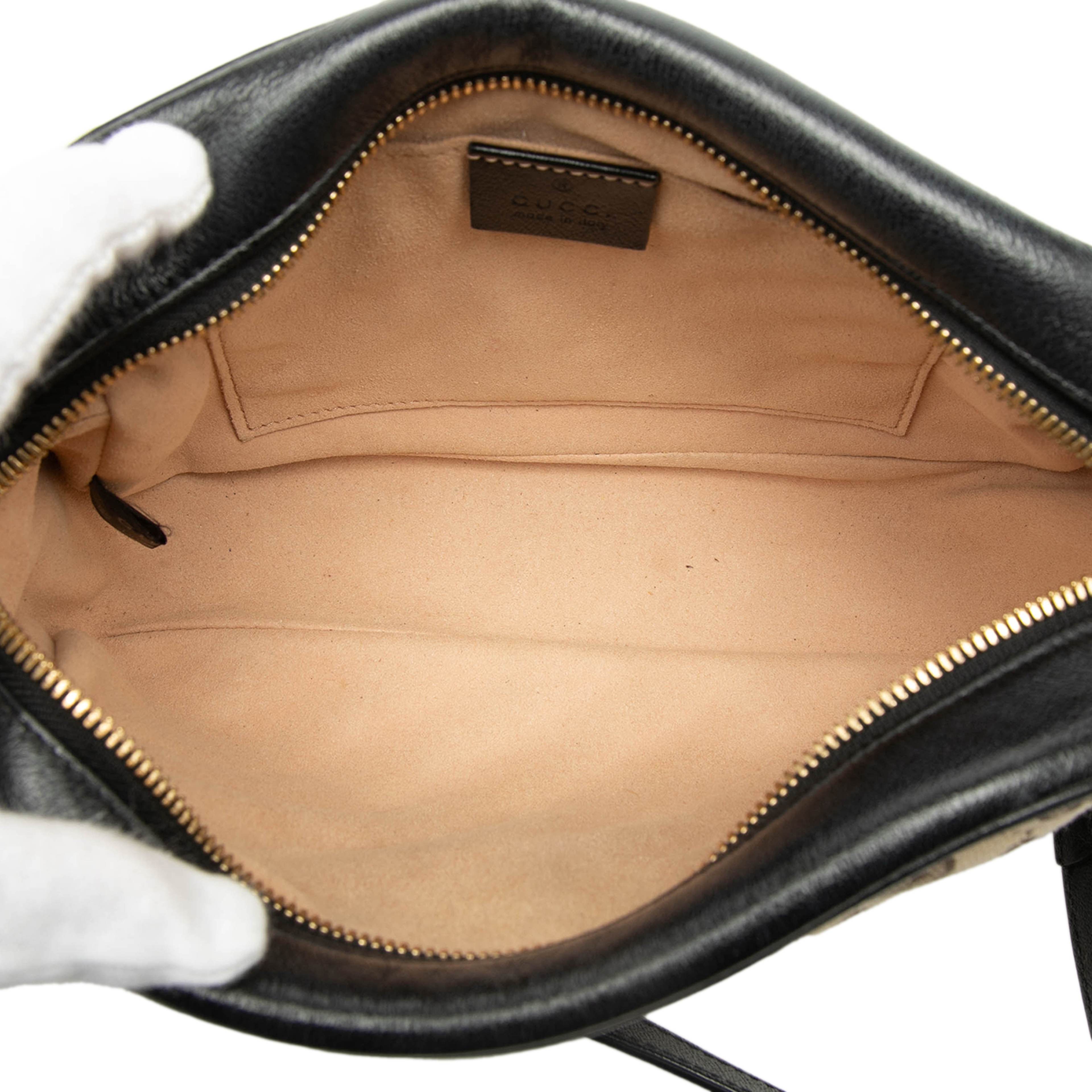 Gucci Small Gg Marmont Matelasse Gg Canvas And Leather Crossbody, från Luxclusif, i färgen beige. Klicka för att öppna bilden i stort format