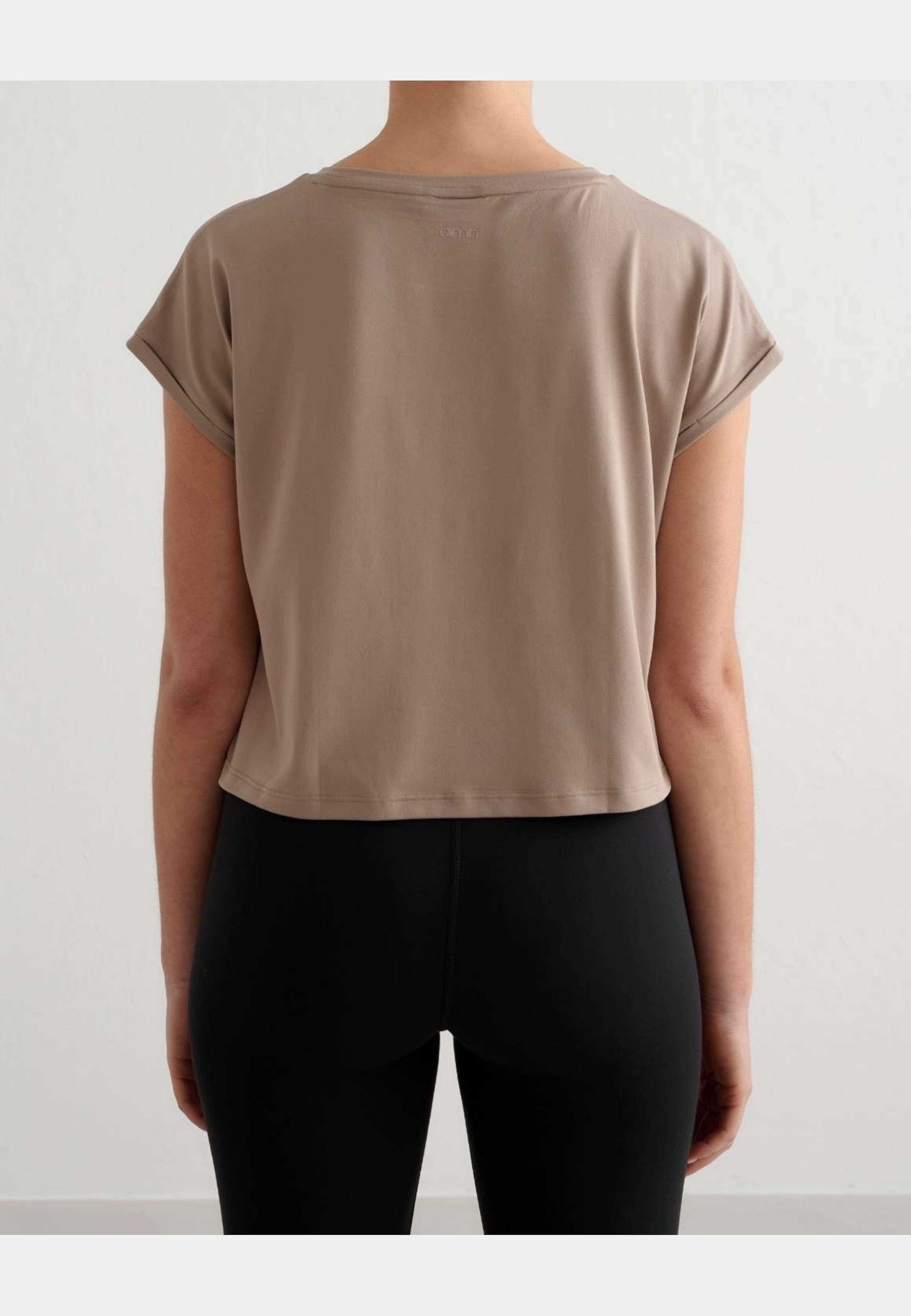 Soft Basic Roll Sleeve Top, från aim'n, i färgen espresso. Klicka för att öppna bilden i stort format