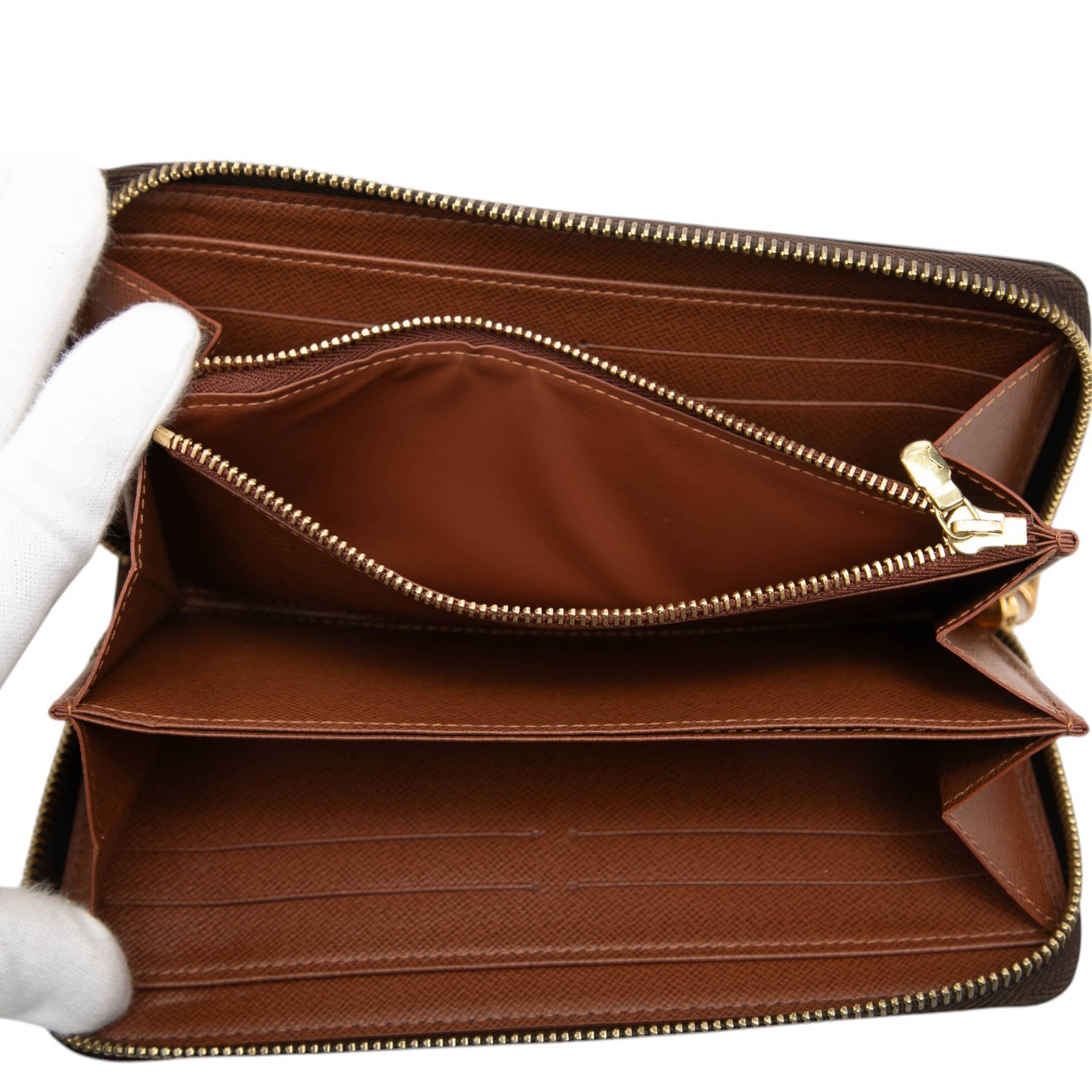 Louis Vuitton Monogram Zippy Long Wallet, från Luxclusif, i färgen brun. Klicka för att öppna bilden i stort format