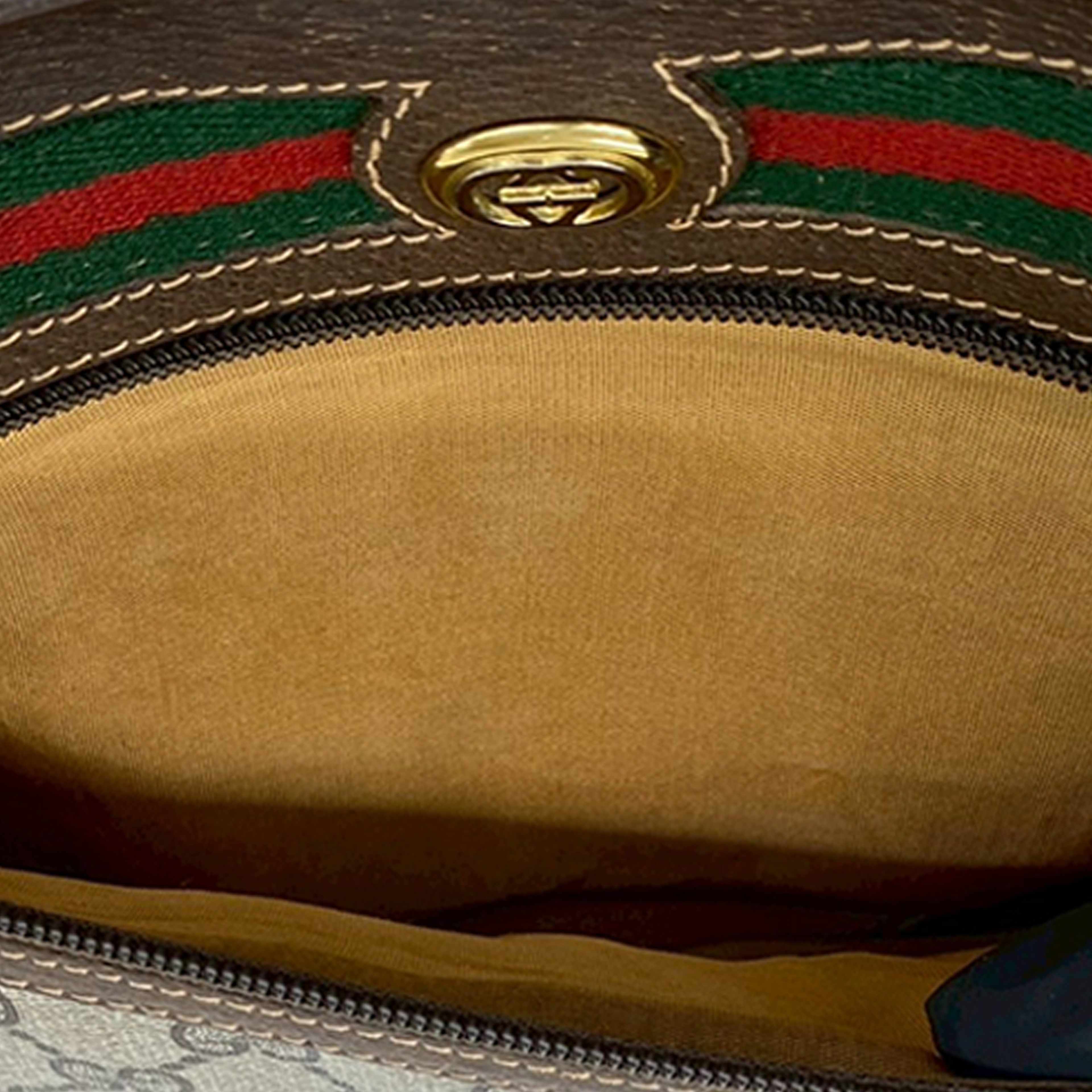 Gucci Gg Supreme Web Crossbody, från Luxclusif, i färgen beige. Klicka för att öppna bilden i stort format