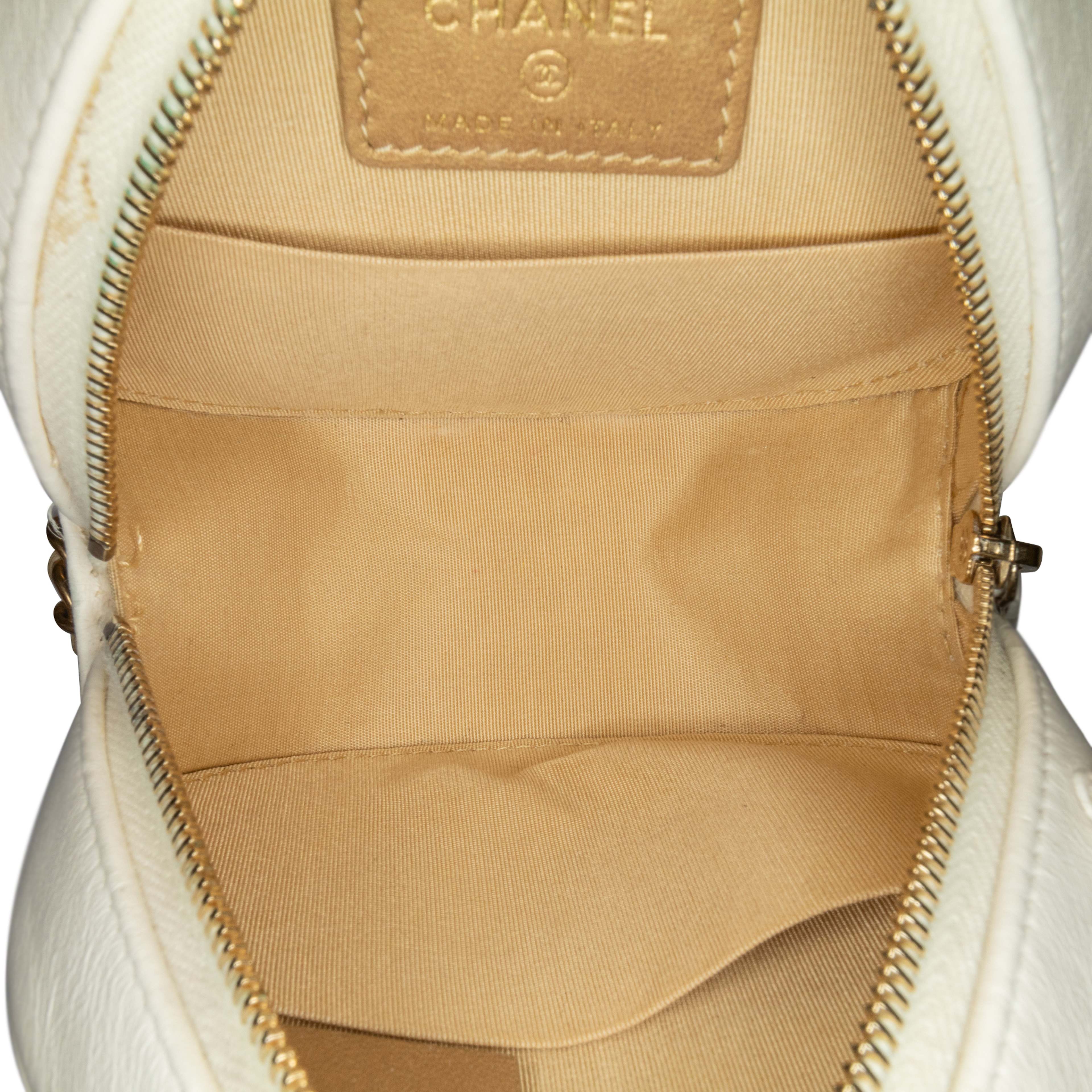 Chanel Quilted Lambskin Pearl Crush Round Clutch With Chain